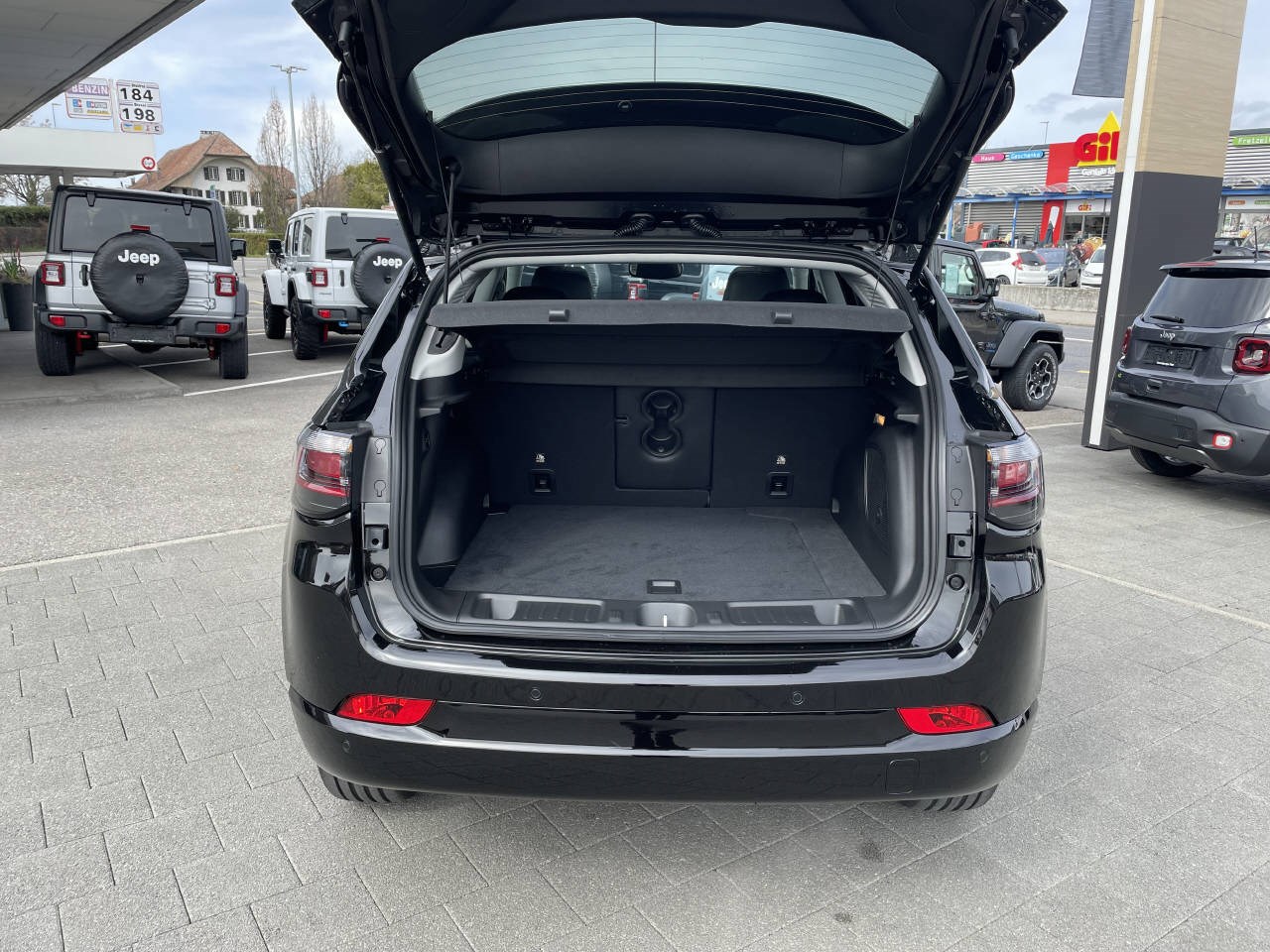 JEEP Compass 1.3 S Plus Sky 4xe-image-4