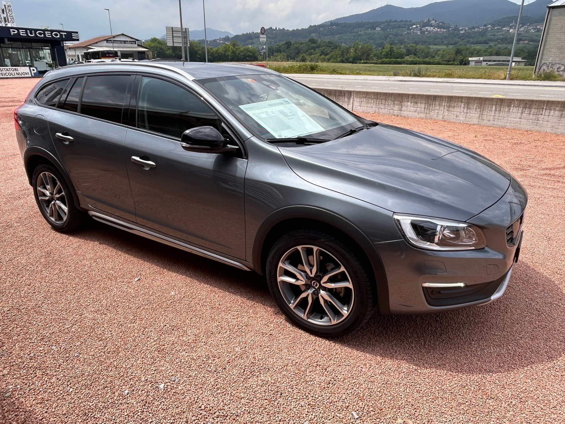 VOLVO V60 Cross Country Pro D3 Geartronic-showroom-element-2