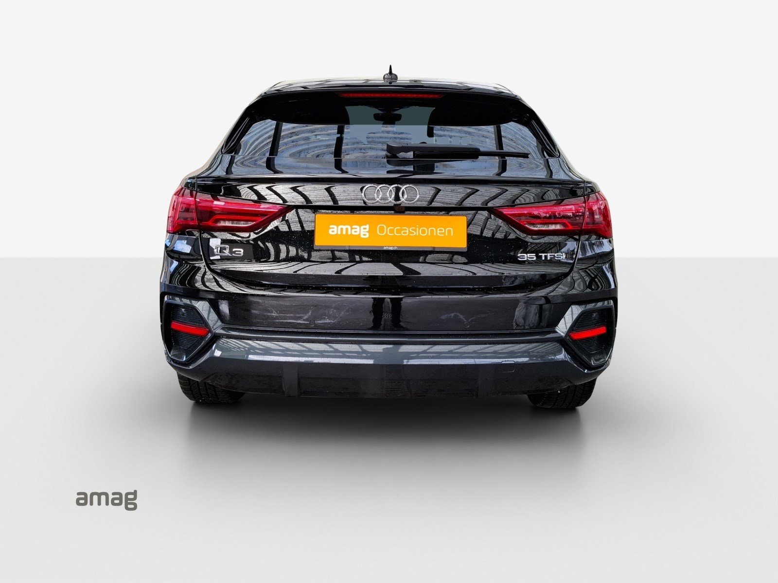 AUDI Q3 Sportback 35 TFSI Attraction-showroom-element-3