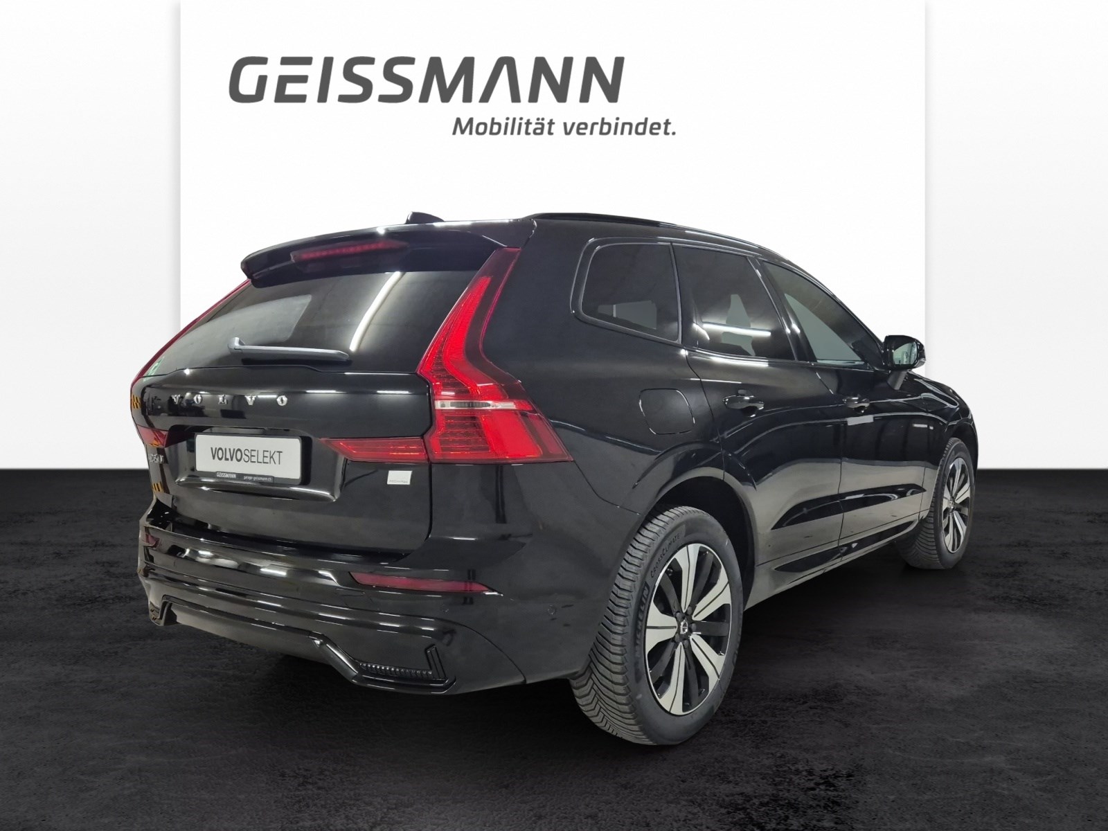VOLVO XC60 2.0 T8 TE Plus Dark eAWD-image-4