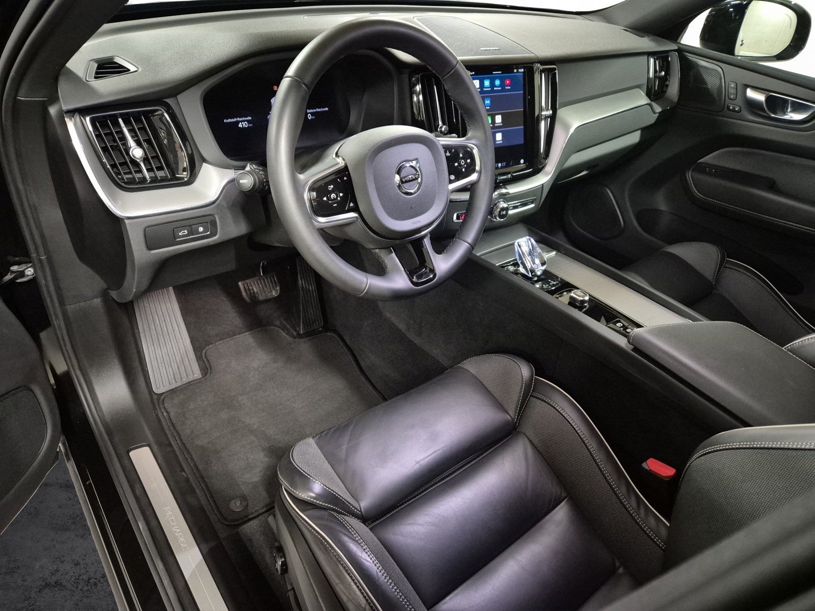 VOLVO XC60 2.0 T8 TE Plus Dark eAWD-image-8