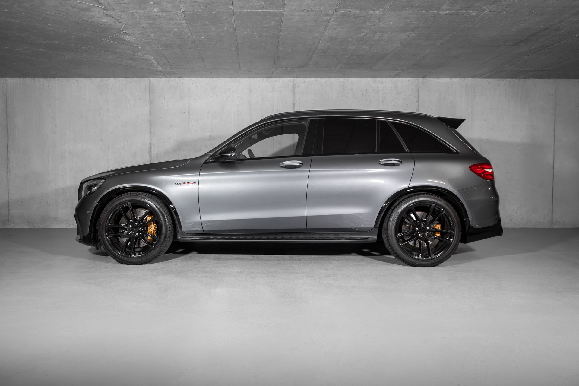 MERCEDES-BENZ GLC 63 AMG 4Matic+ 9G-Tronic-showroom-element-2