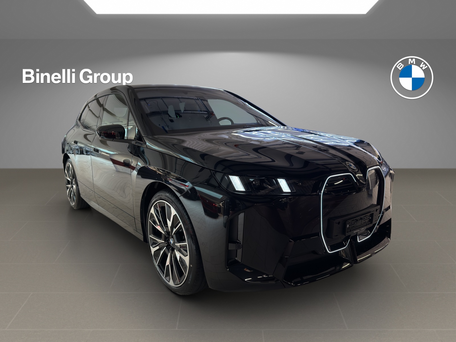 BMW iX M70 xDrive-showroom-element-2