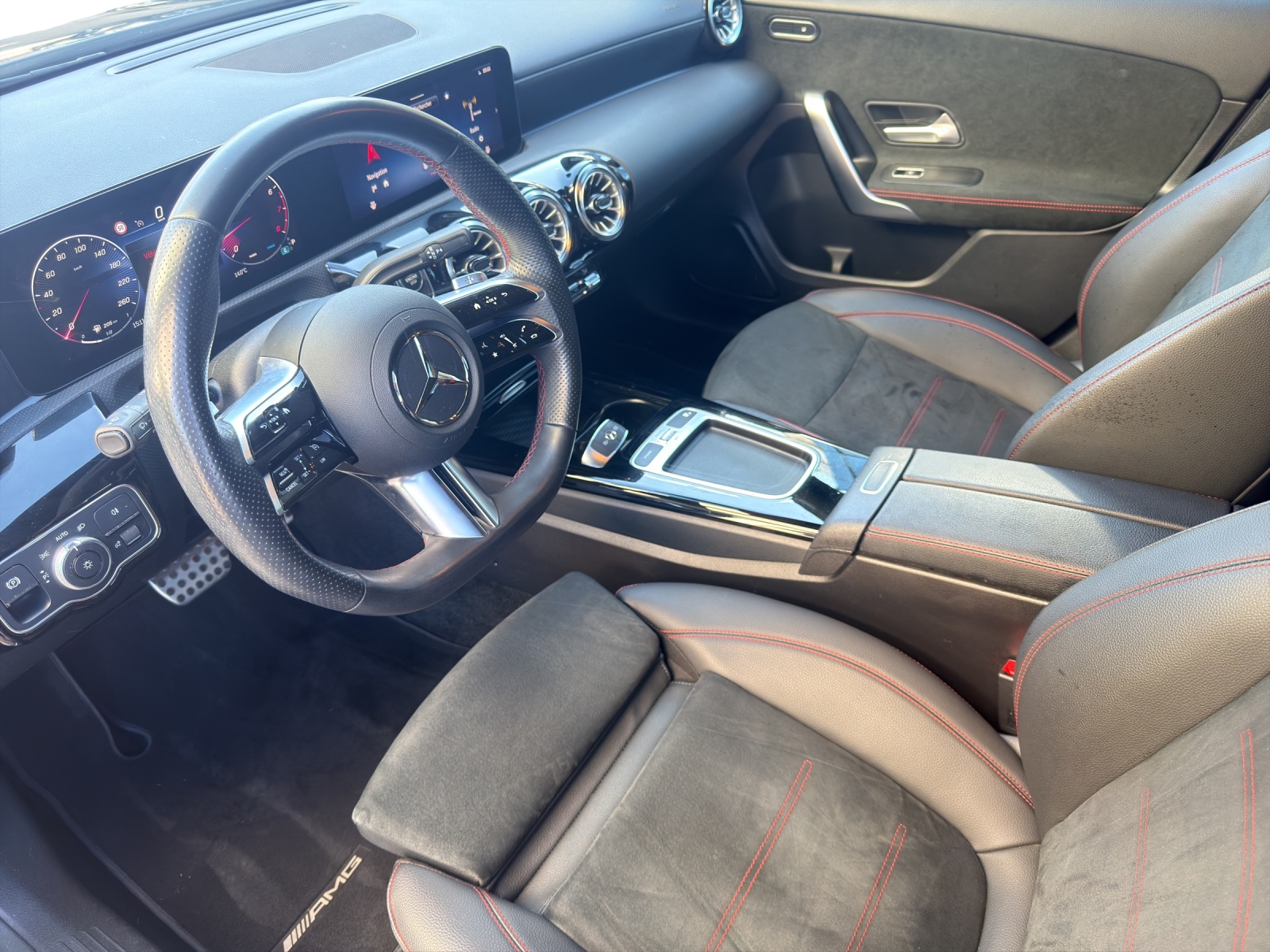 Image MERCEDES-BENZ A-180 A 180 Night Star AMG Line