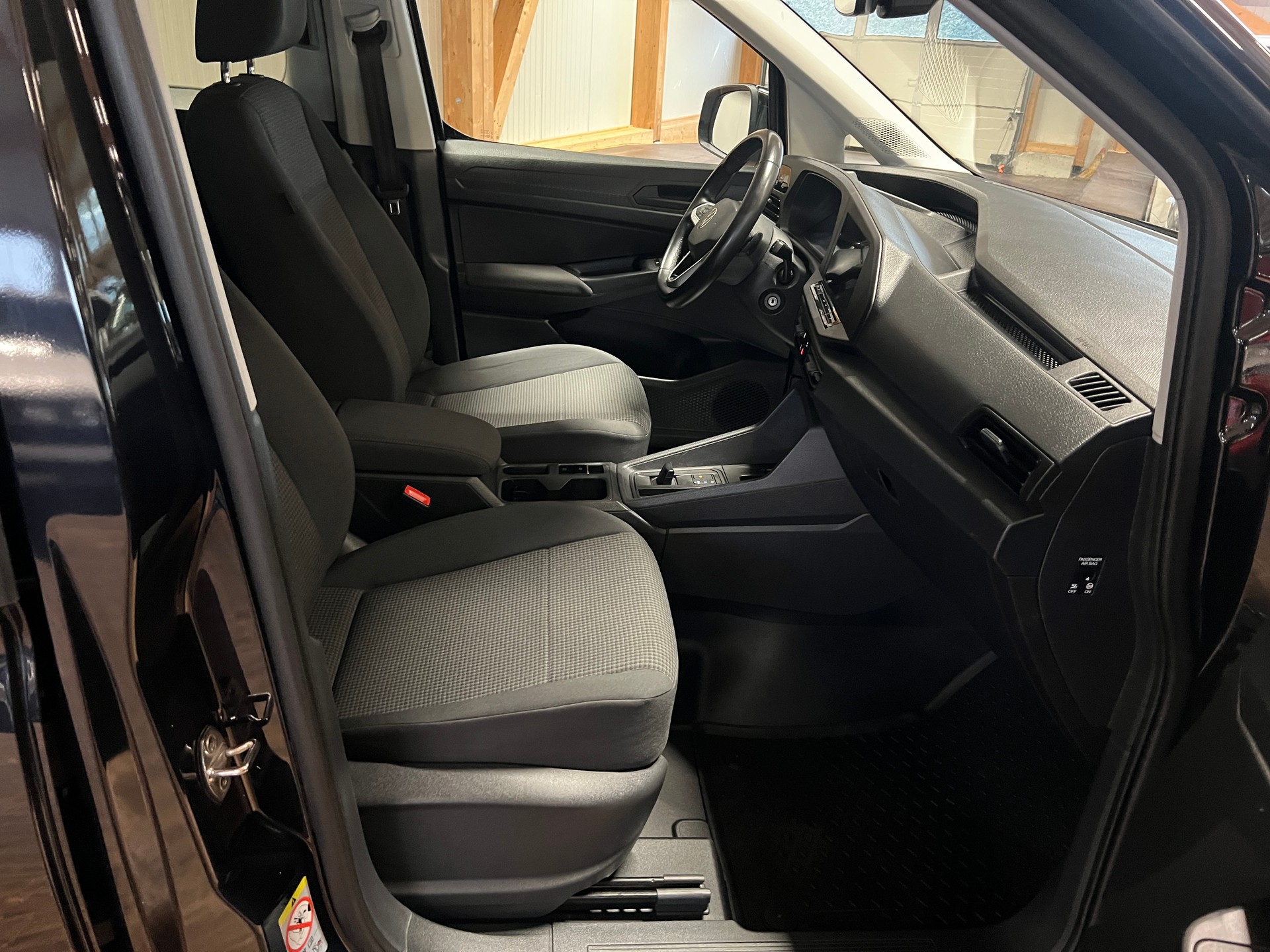 VW Caddy Kombi 2.0TDI DSG Move-image-11