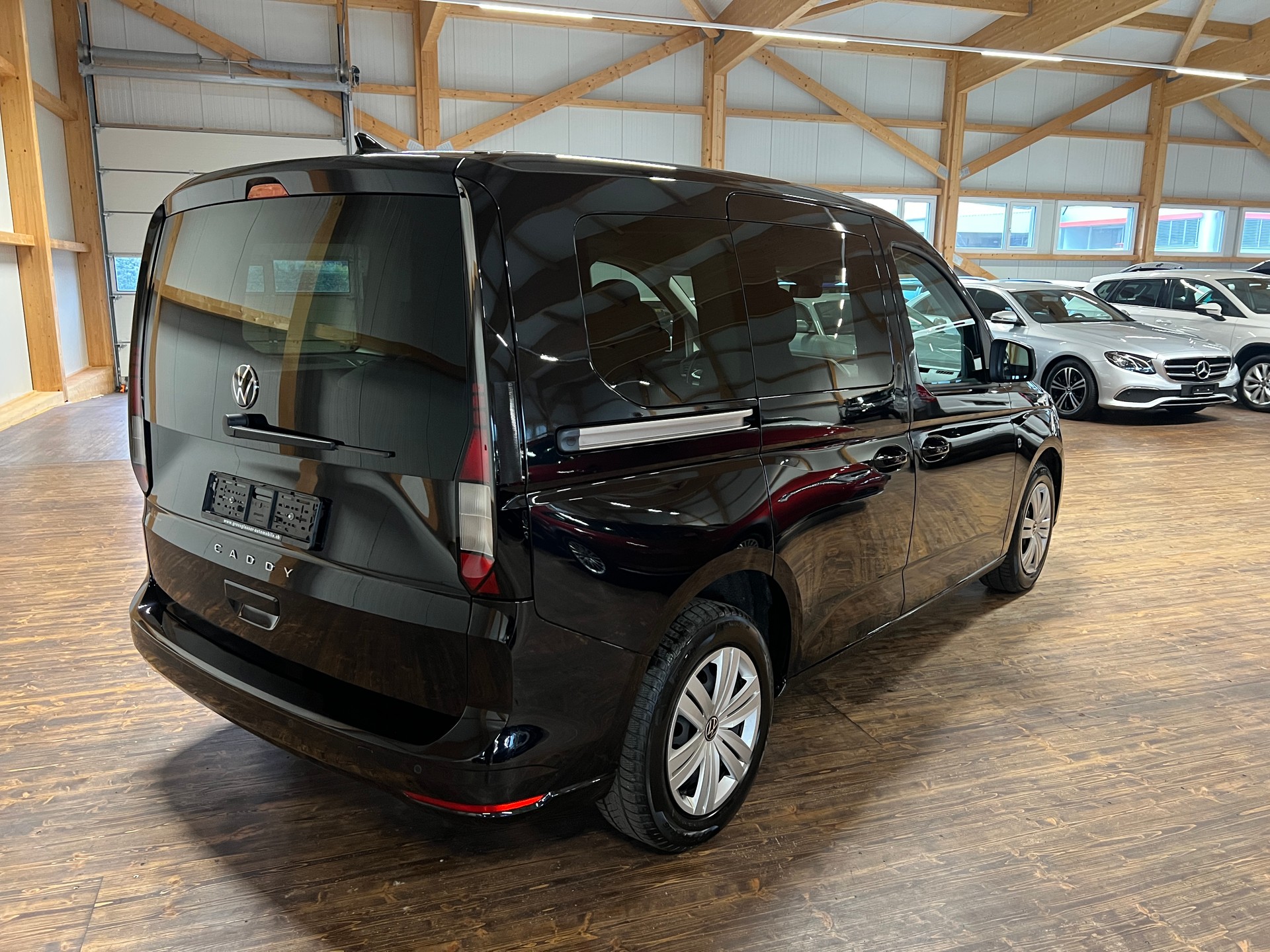 VW Caddy Kombi 2.0TDI DSG Move-image-4