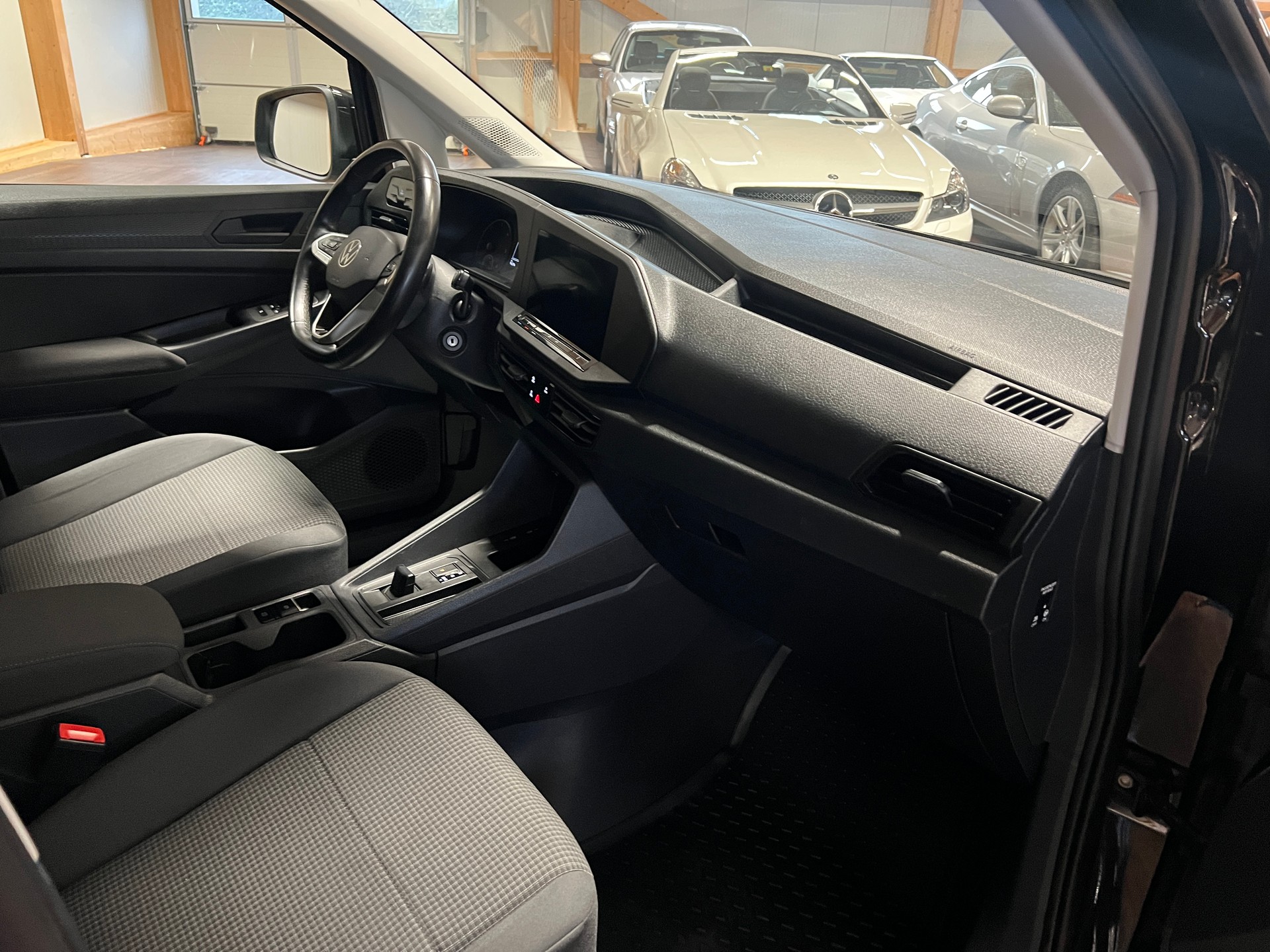 VW Caddy Kombi 2.0TDI DSG Move-image-12