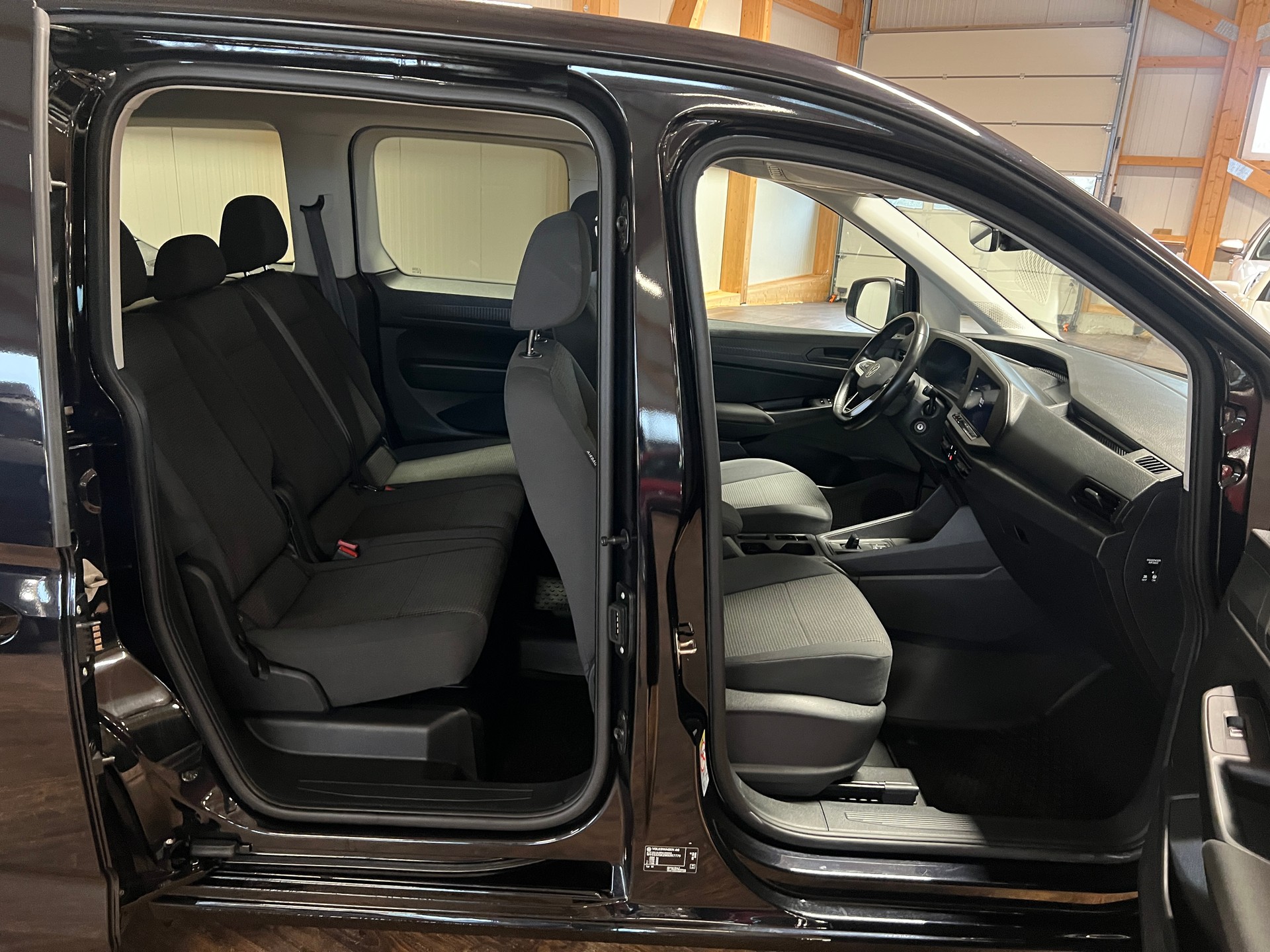 VW Caddy Kombi 2.0TDI DSG Move-image-13
