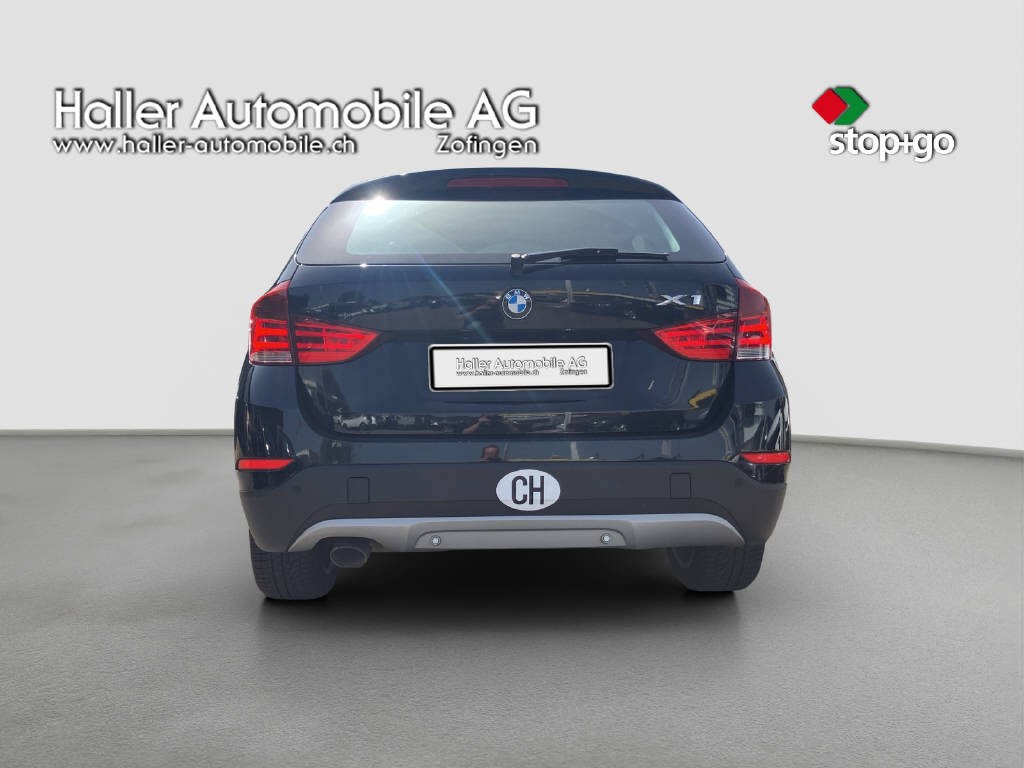 BMW X1 18d xDrive-showroom-element-3