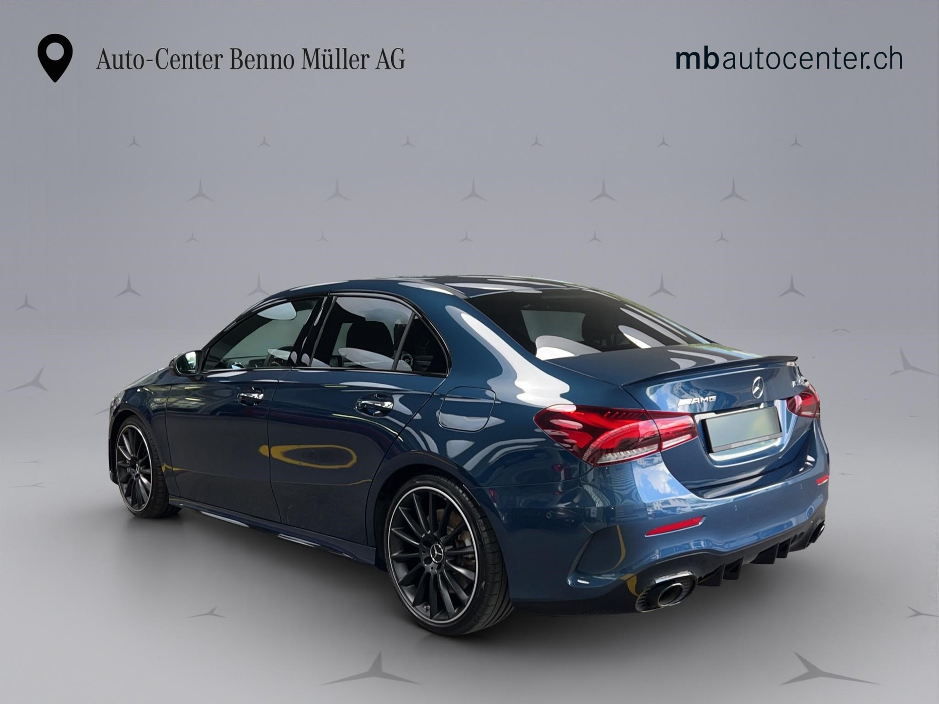 MERCEDES-BENZ A 35 AMG 4matic Limousine-showroom-element-2
