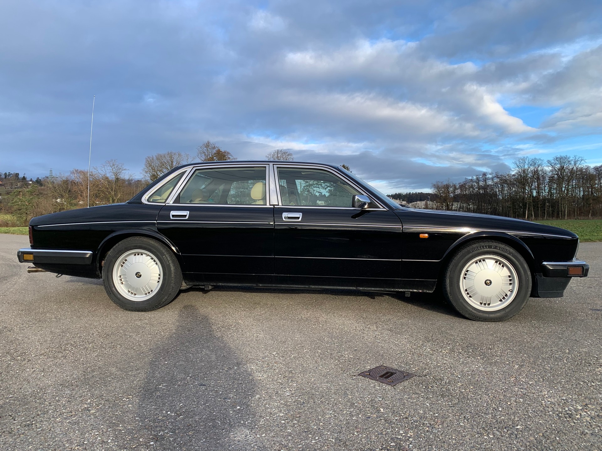 DAIMLER 6.0 Double Six-image-3