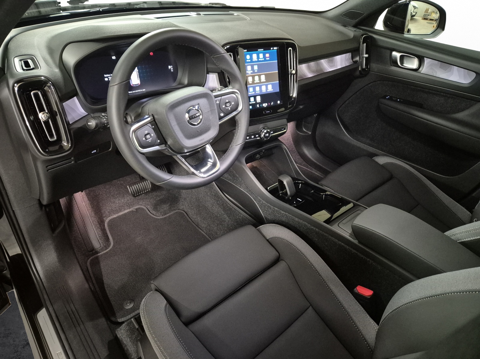 VOLVO EX40 Twin Plus AWD-image-9