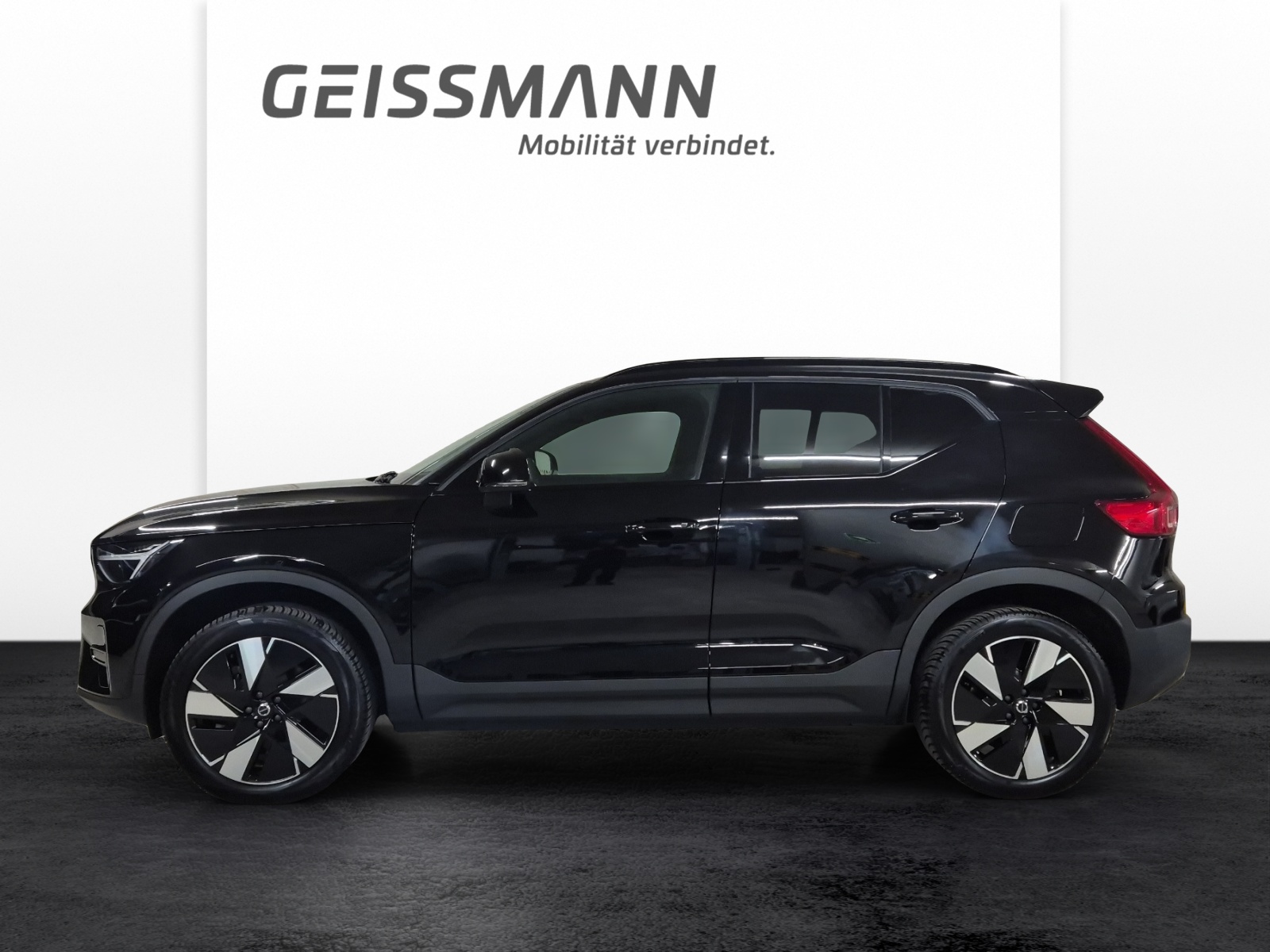 VOLVO EX40 Twin Plus AWD-showroom-element-2