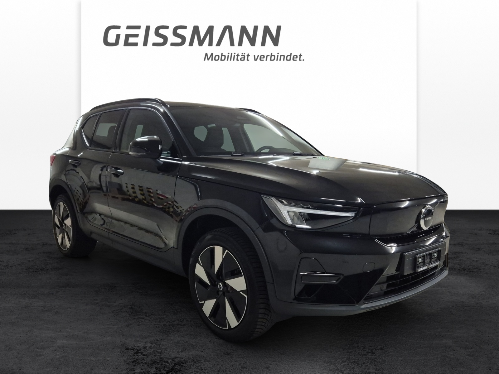 VOLVO EX40 Twin Plus AWD-showroom-element-1