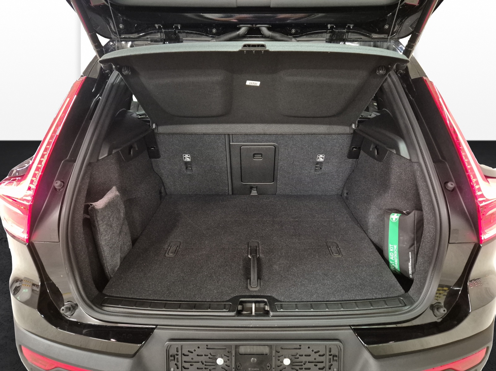 VOLVO EX40 Twin Plus AWD-image-17