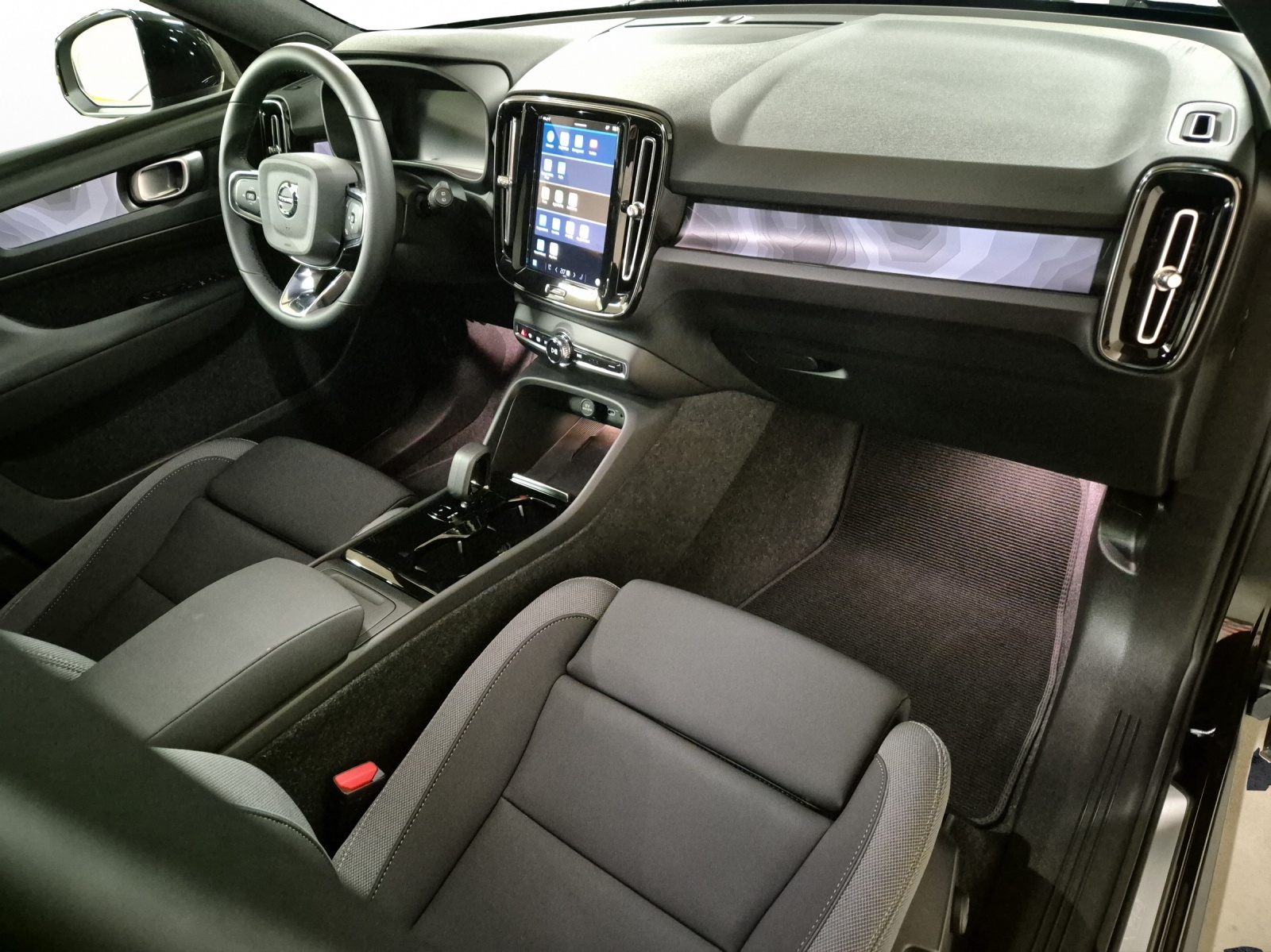 VOLVO EX40 Twin Plus AWD-image-16