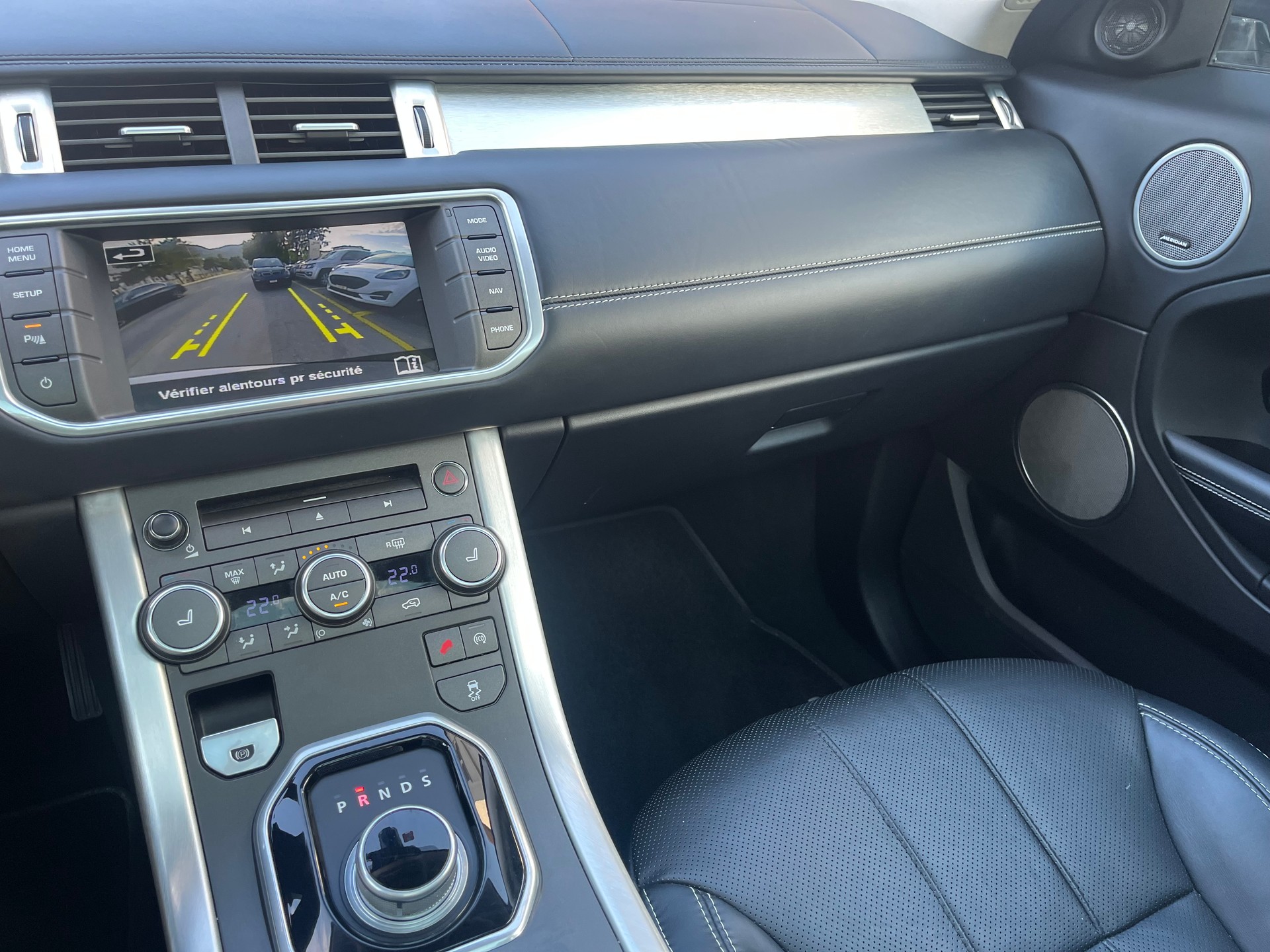 LAND ROVER Range Rover Evoque 2.2 SD4 Autobiography AT9-image-16