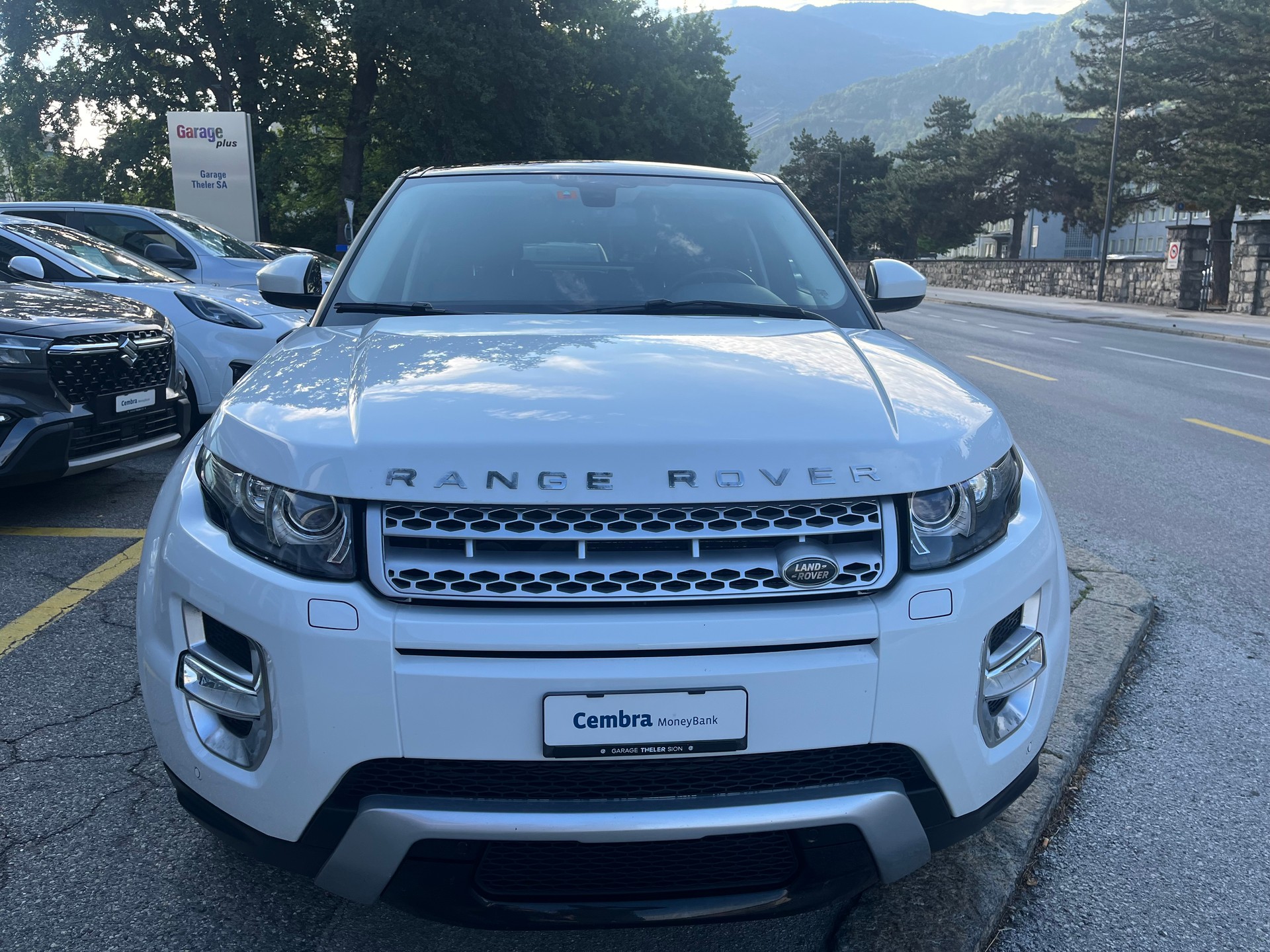 LAND ROVER Range Rover Evoque 2.2 SD4 Autobiography AT9-showroom-element-1
