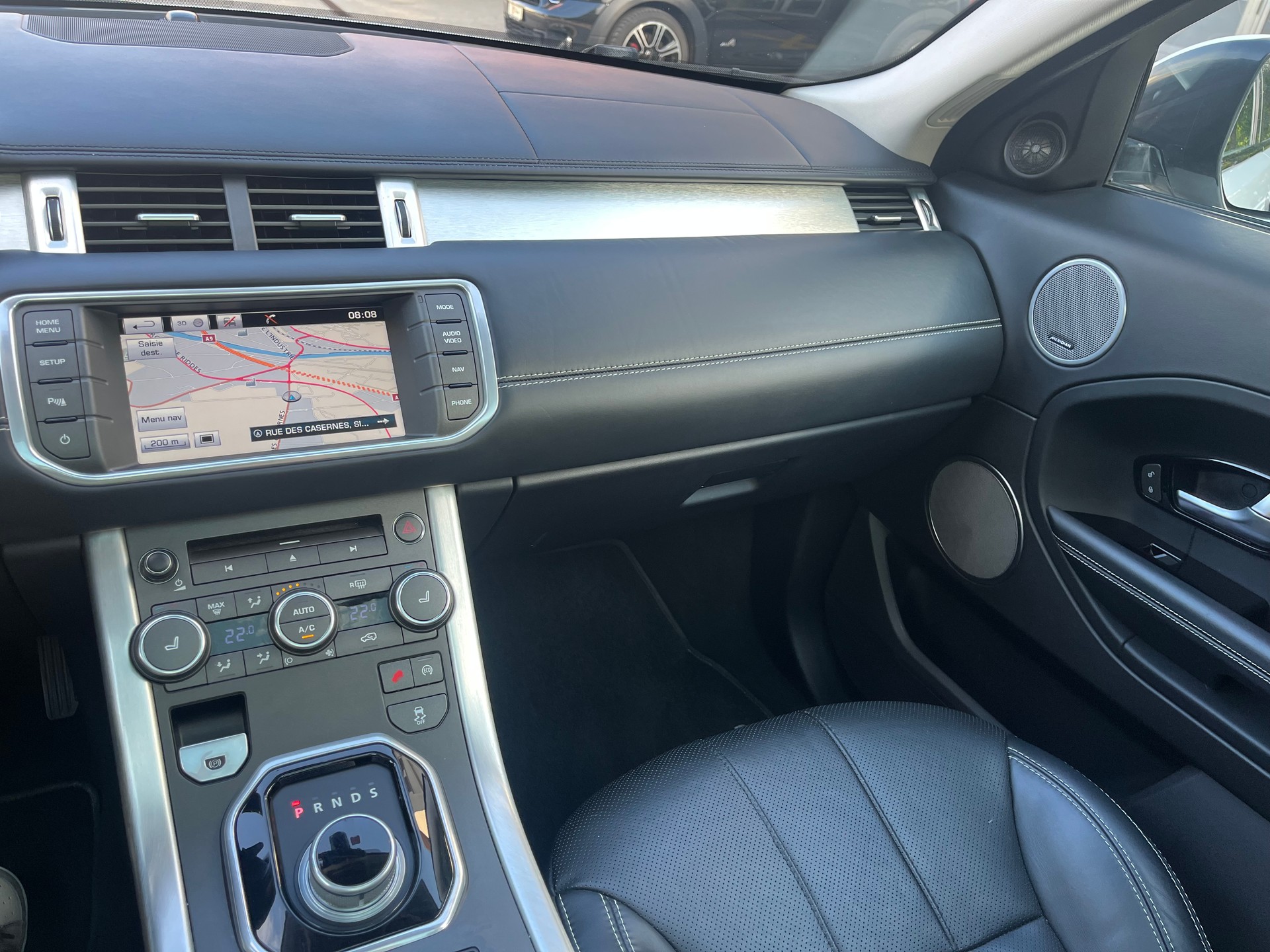 LAND ROVER Range Rover Evoque 2.2 SD4 Autobiography AT9-image-17