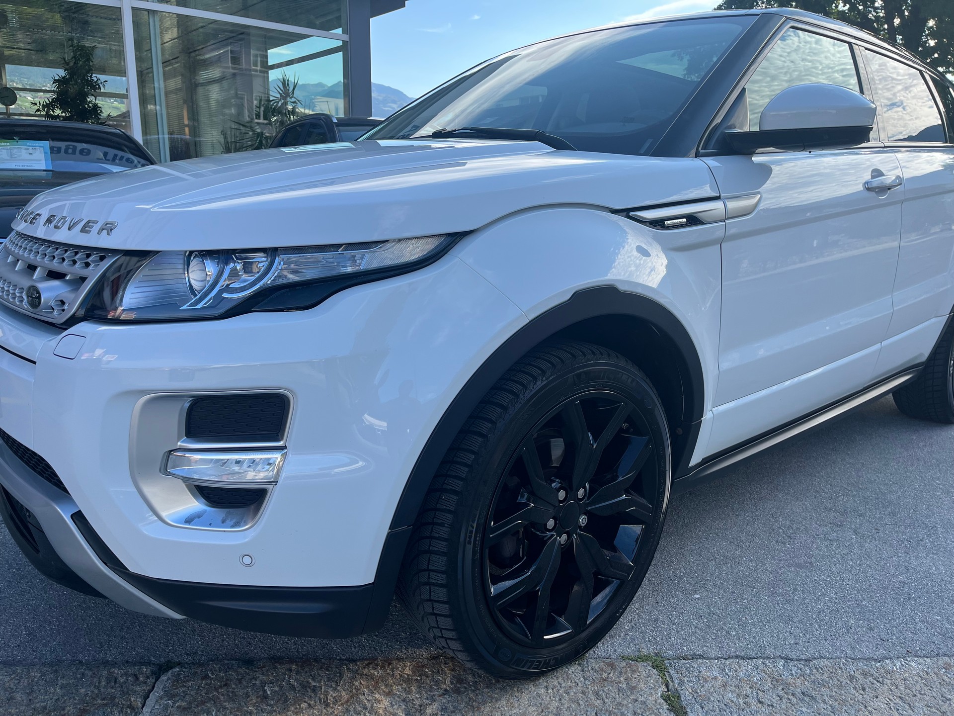 LAND ROVER Range Rover Evoque 2.2 SD4 Autobiography AT9-image-7