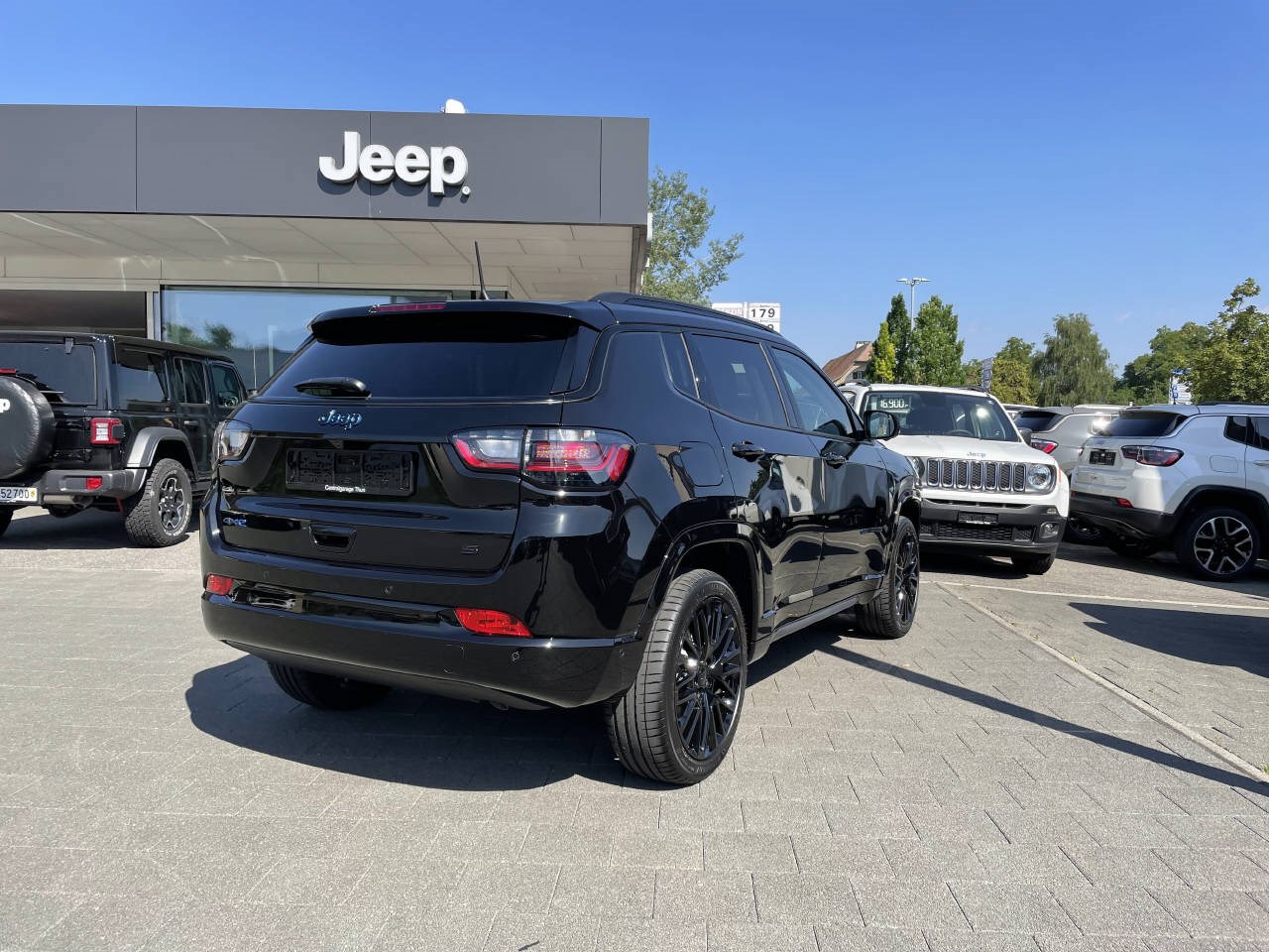 JEEP Compass 1.3 S Plus Sky 4xe-image-2