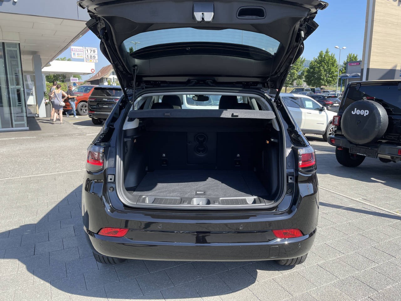 JEEP Compass 1.3 S Plus Sky 4xe-image-4