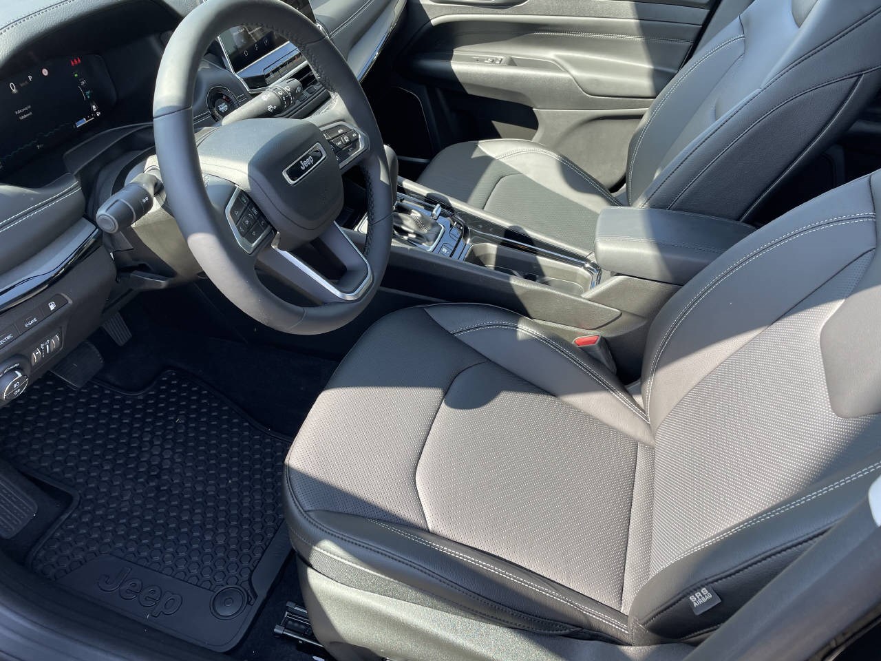JEEP Compass 1.3 S Plus Sky 4xe-image-5