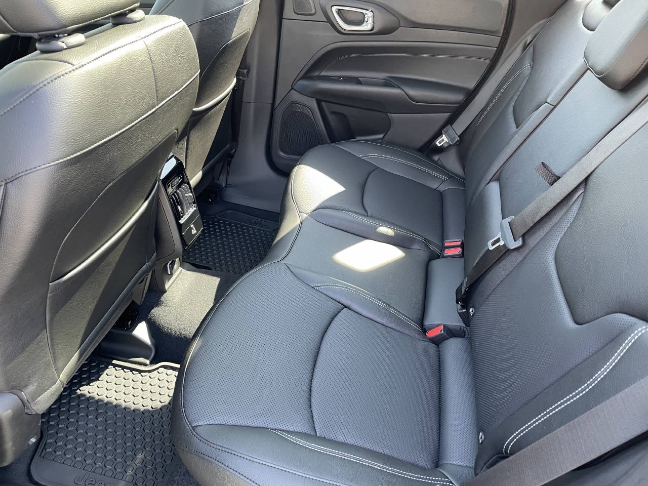 JEEP Compass 1.3 S Plus Sky 4xe-image-8
