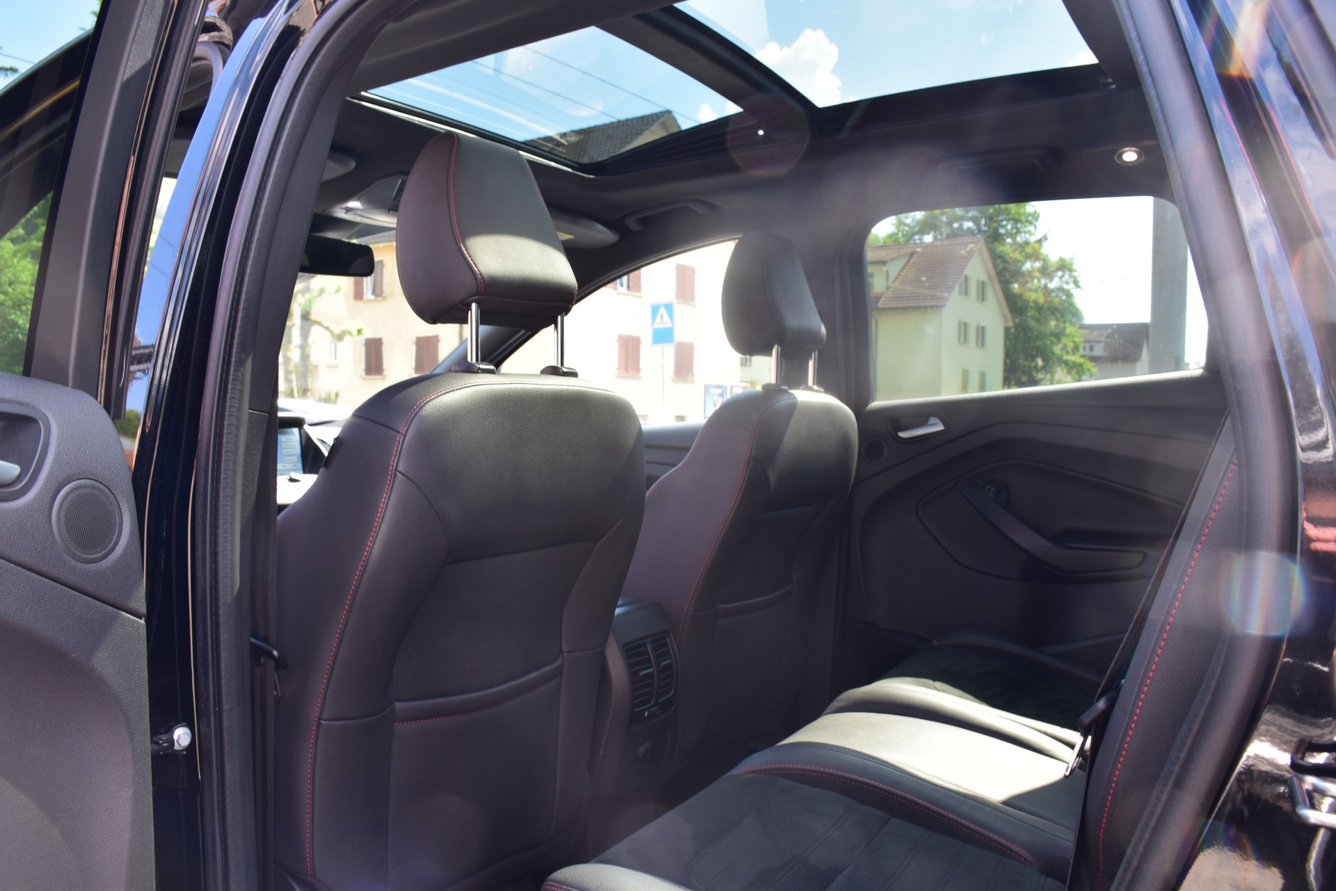 FORD Kuga 2.0 TDCi ST Line High 4WD PowerShift-image-15