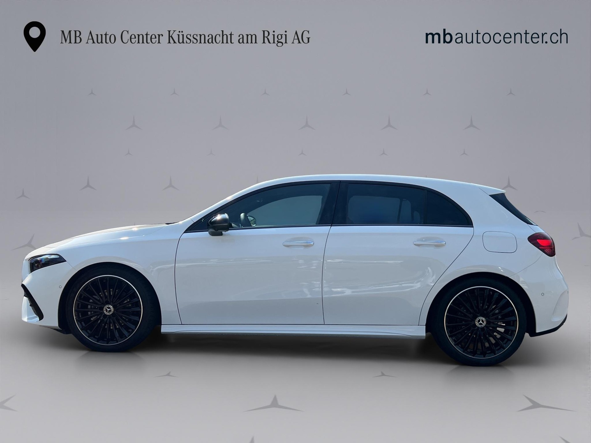 MERCEDES-BENZ A 200 Night Star-showroom-element-2