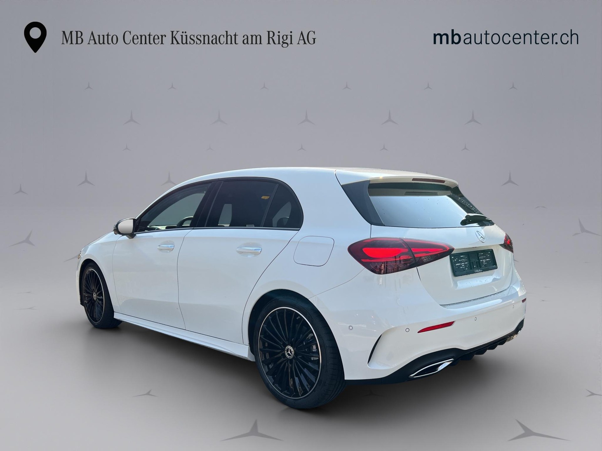 MERCEDES-BENZ A 200 Night Star-showroom-element-3