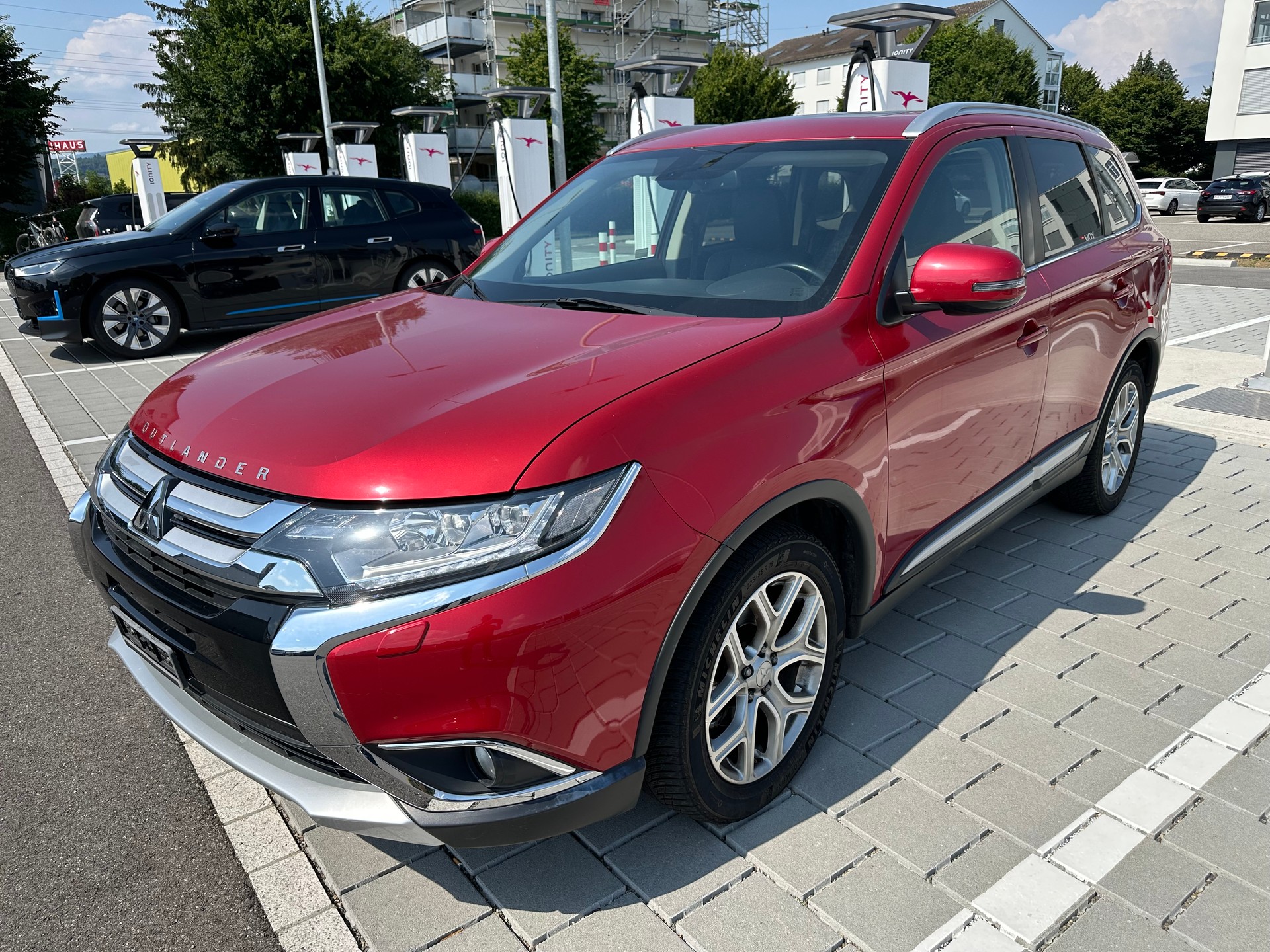 MITSUBISHI Outlander 2.2 DID Diamond 4WD Automatic-image-1