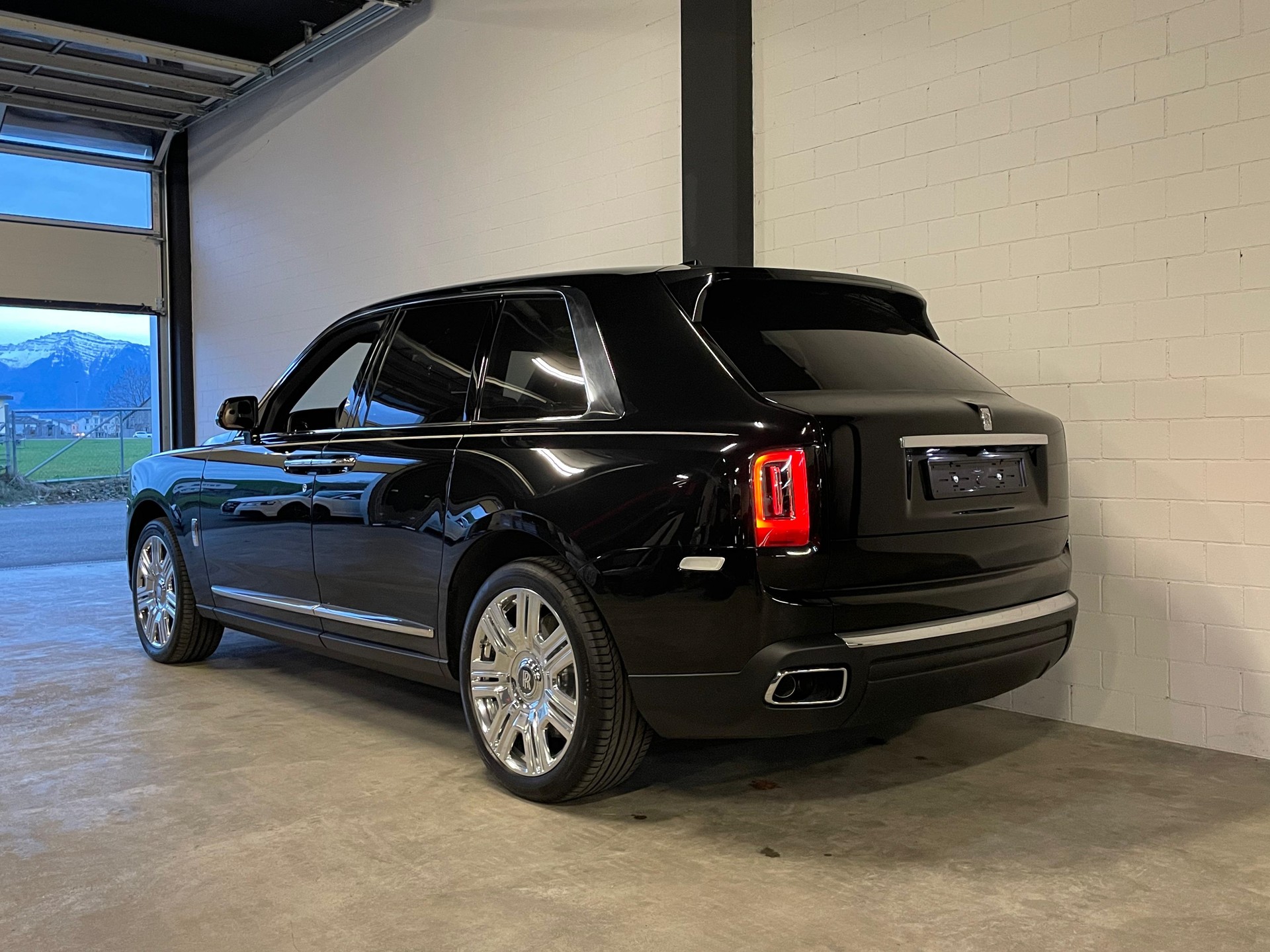 ROLLS-ROYCE Cullinan 6.7 V12-image-3