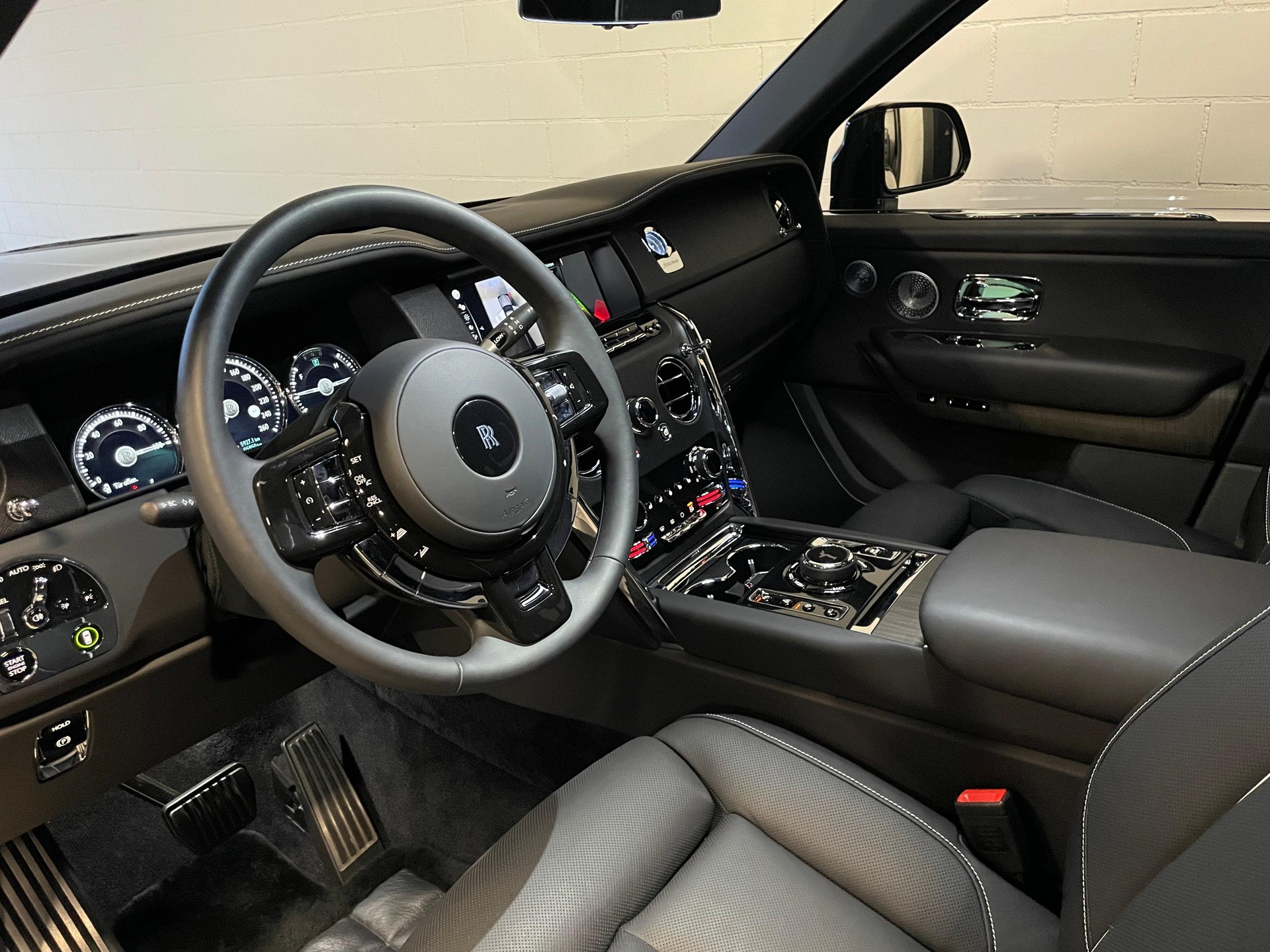 ROLLS-ROYCE Cullinan 6.7 V12-image-5