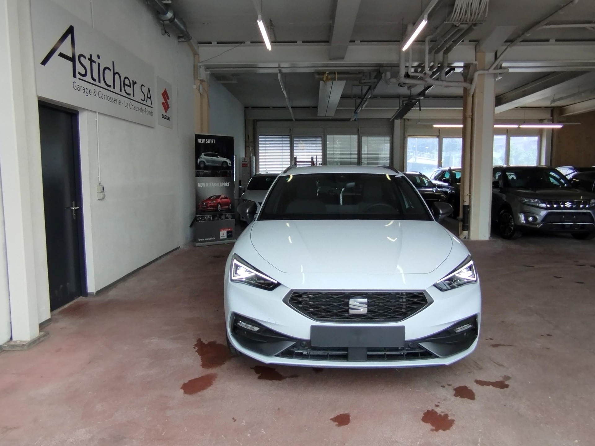 SEAT Leon ST 1.5 eTSI mHEV DSG Move FR-showroom-element-1