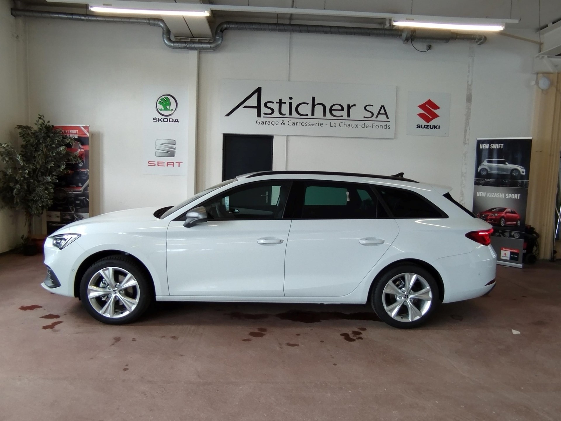 SEAT Leon ST 1.5 eTSI mHEV DSG Move FR-showroom-element-2