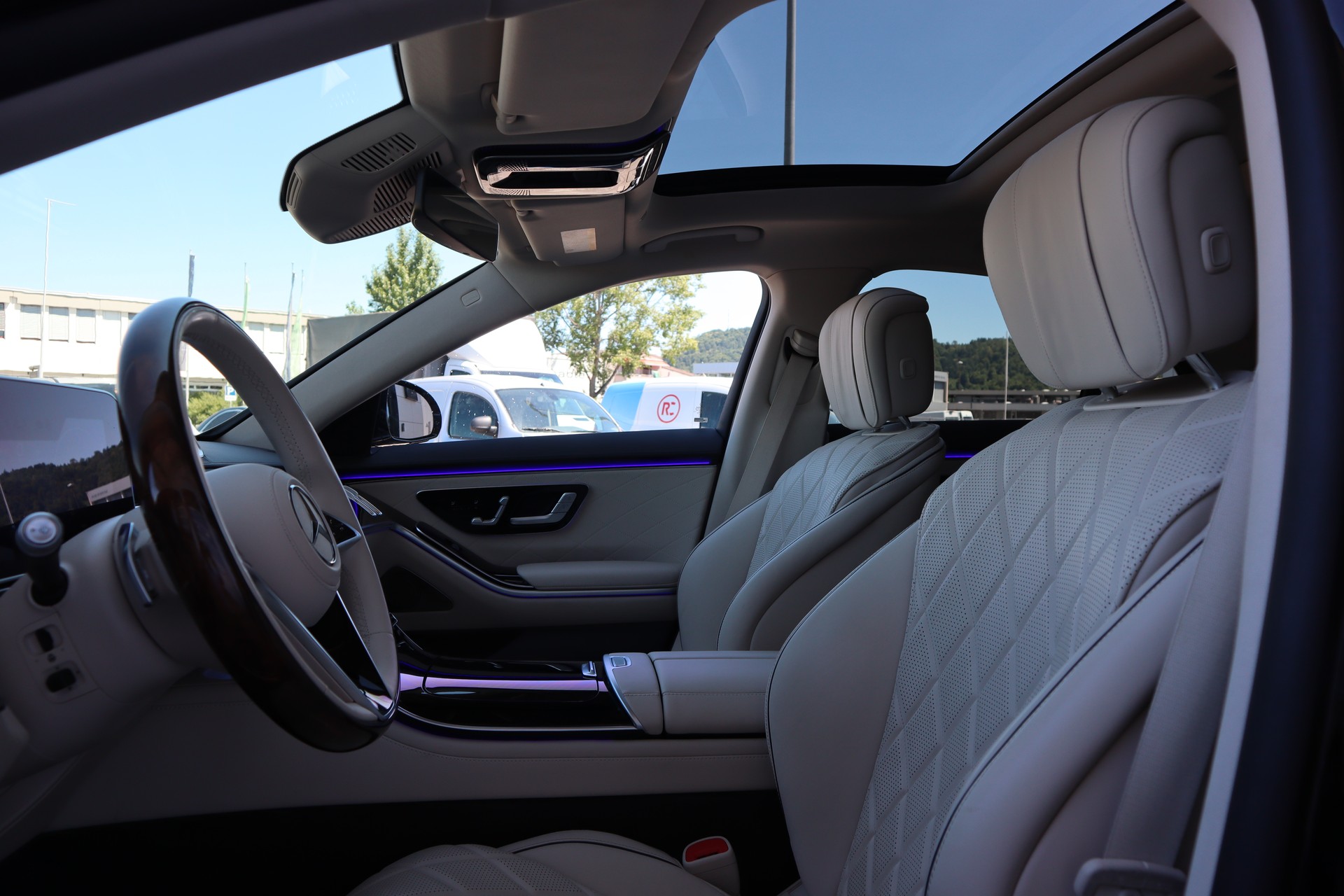 MERCEDES-BENZ S 500 4Matic 9G-Tronic-showroom-element-3