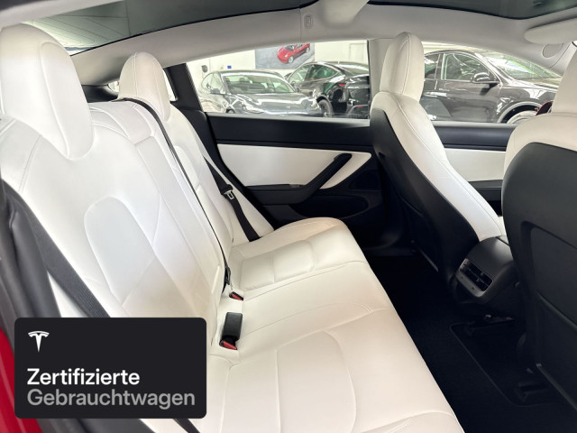 TESLA Model 3 Long Range AWD-showroom-element-3
