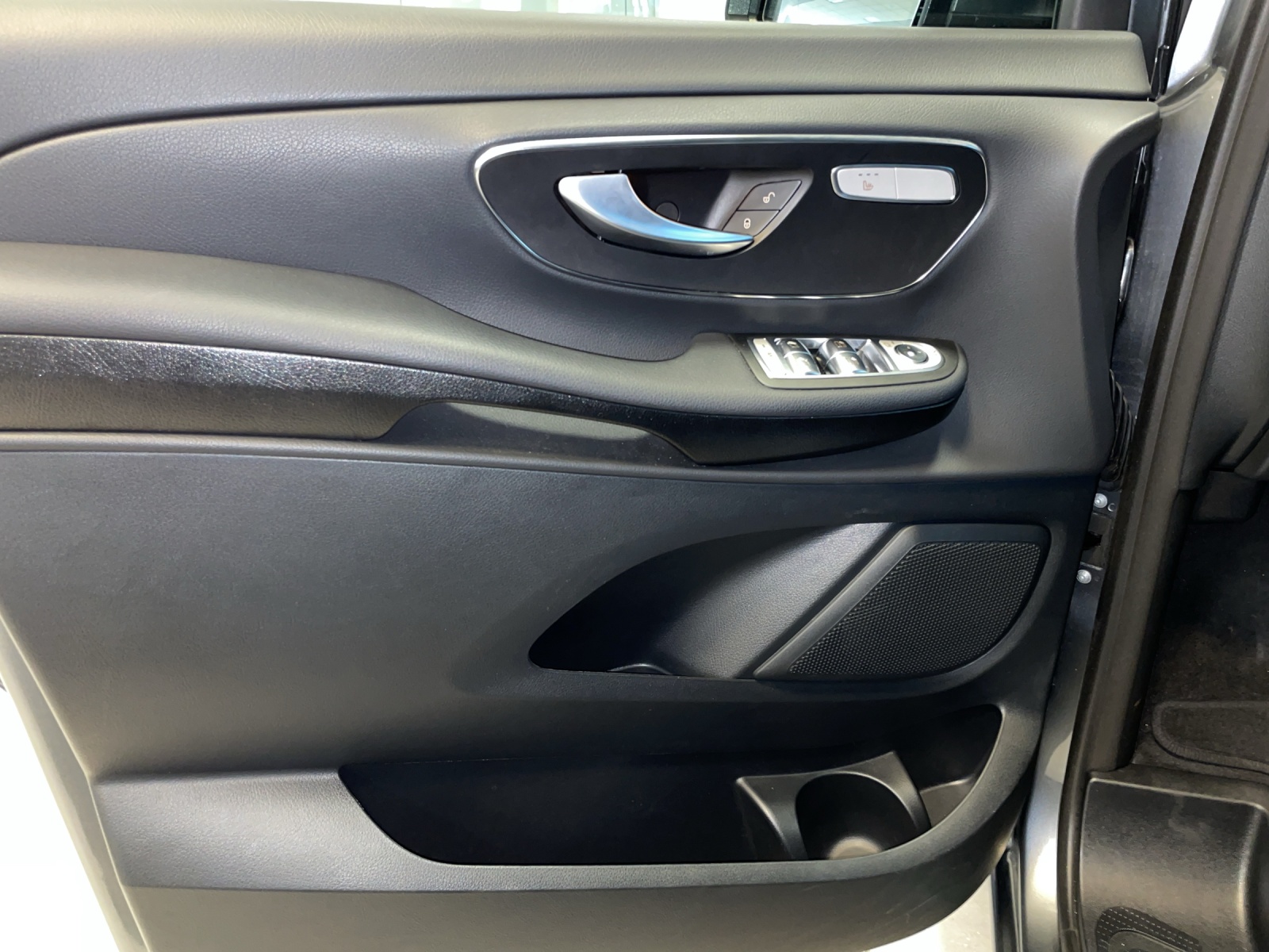 Image MERCEDES-BENZ V-250 V 250 d L 4Matic