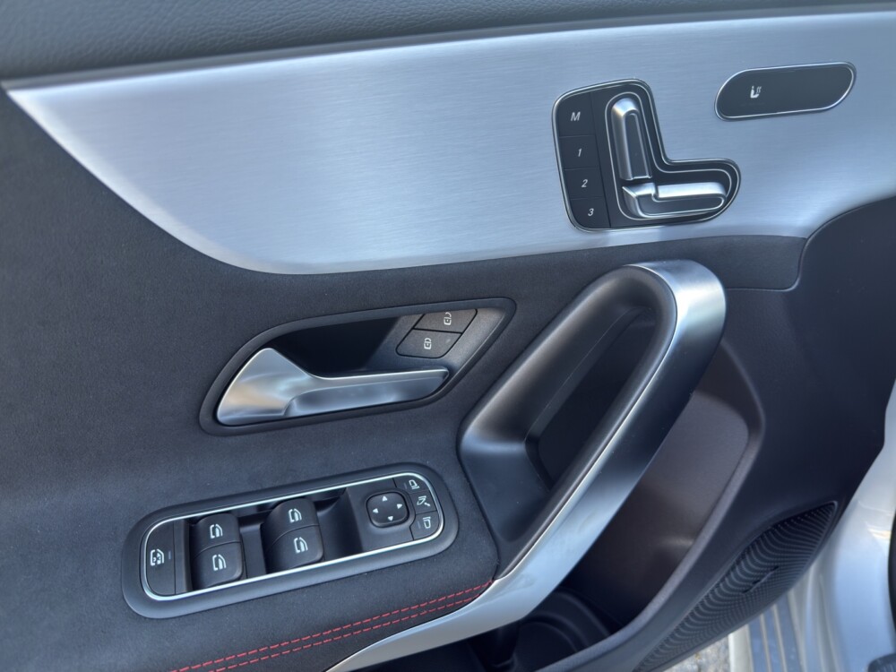 Image MERCEDES-BENZ A-200 A 200 Night Star 7G-DCT