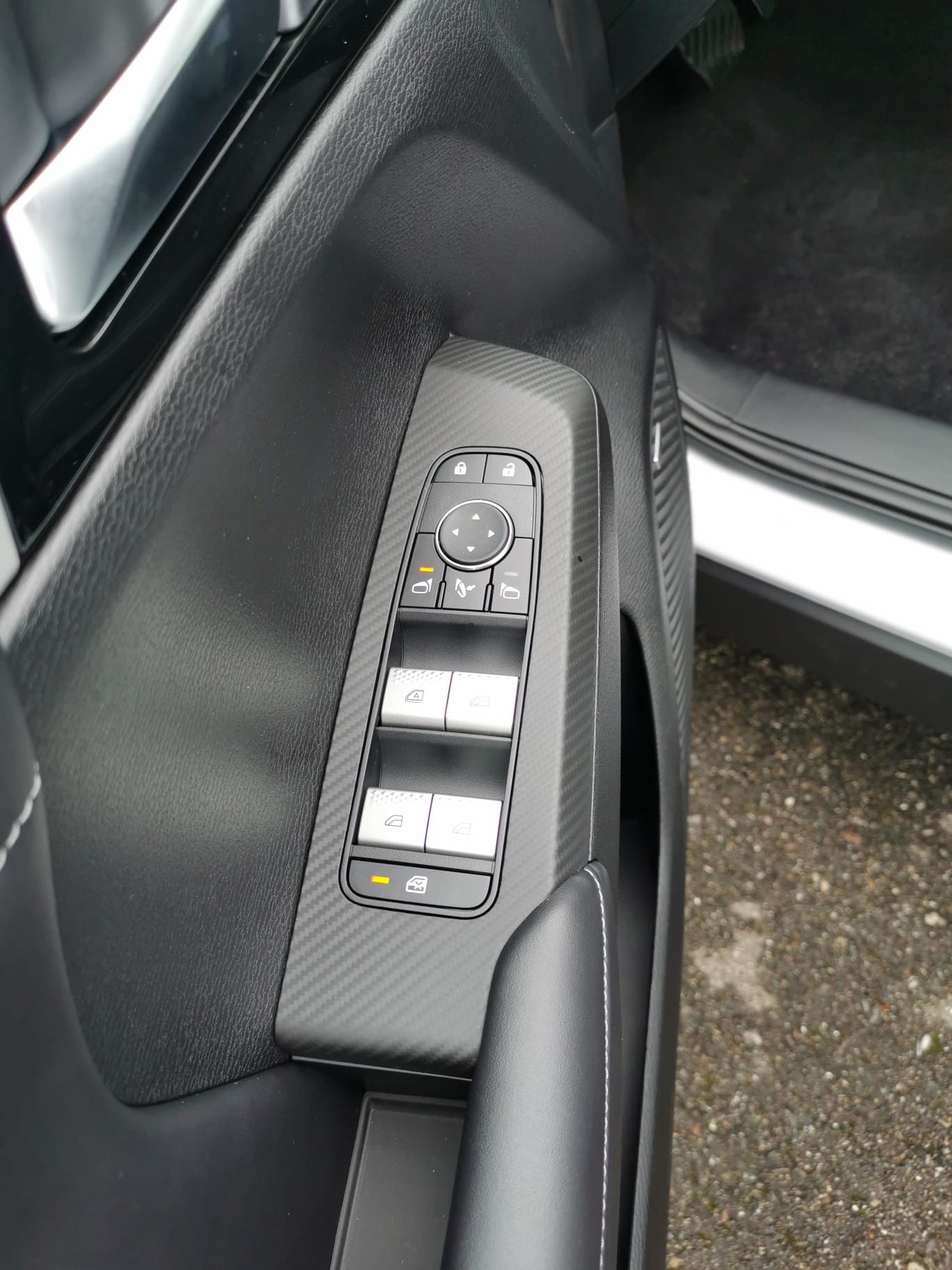 MITSUBISHI Outlander 2.4 PHEV Invite 4WD Automatic-image-14