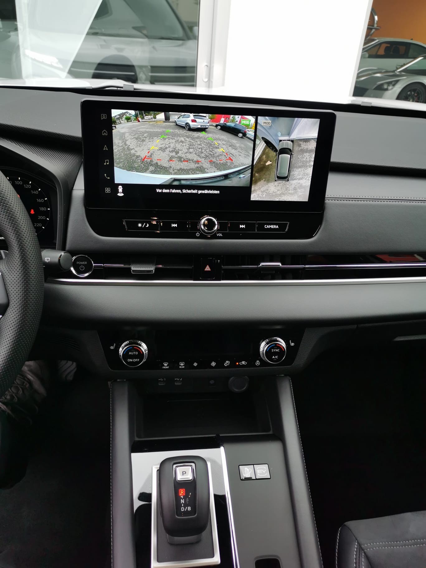 MITSUBISHI Outlander 2.4 PHEV Invite 4WD Automatic-image-10