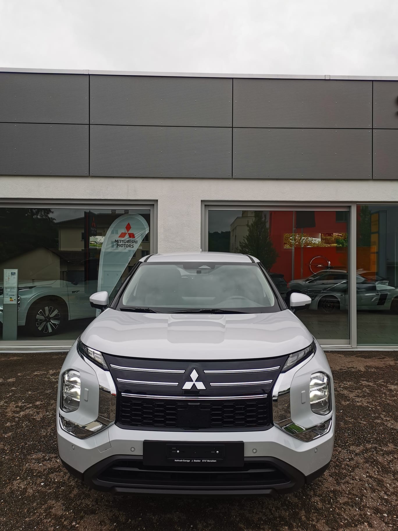 MITSUBISHI Outlander 2.4 PHEV Invite 4WD Automatic
