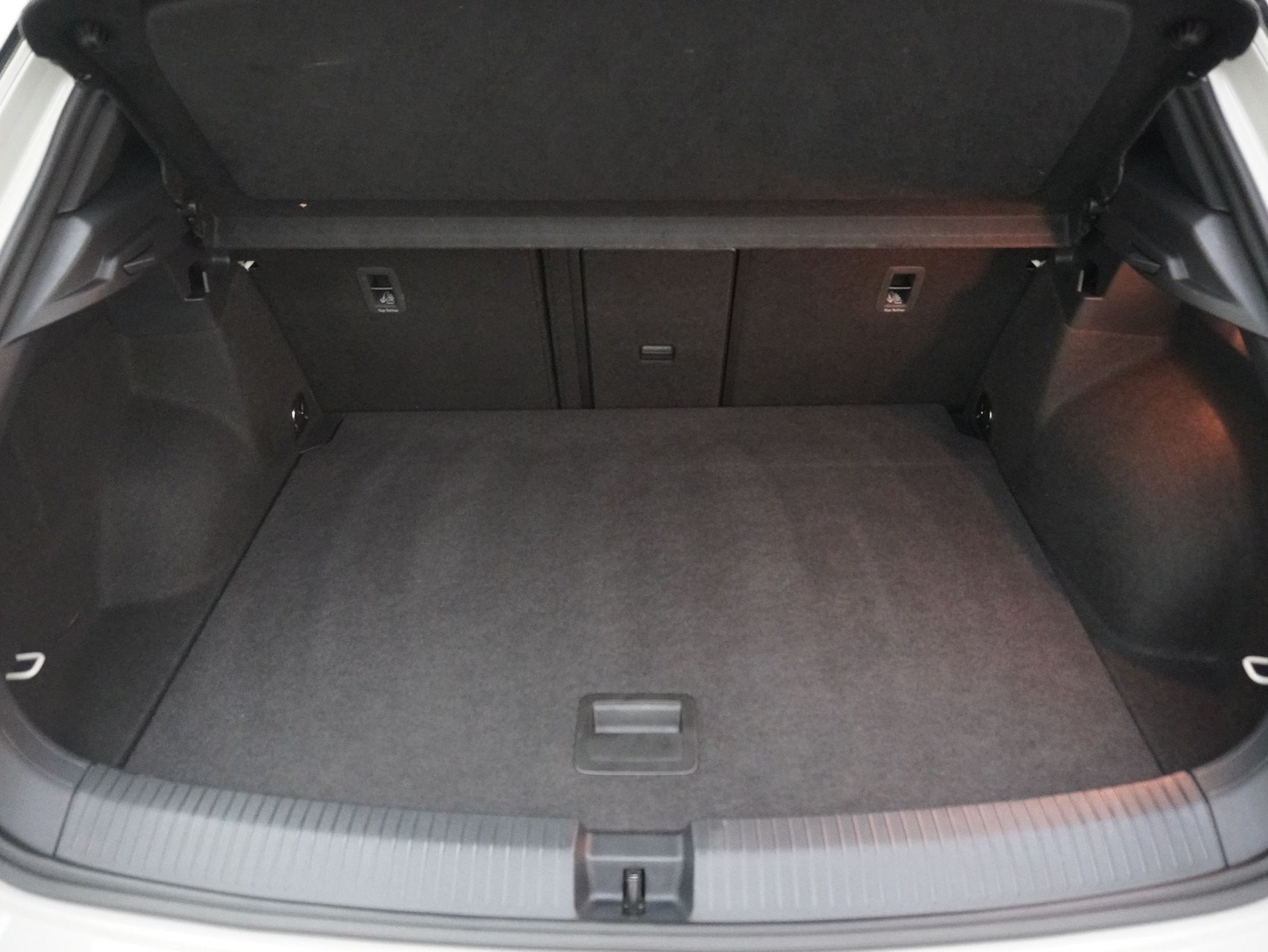VW T-ROC 2.0 TSI DSG R Black Style 4Motion-image-10
