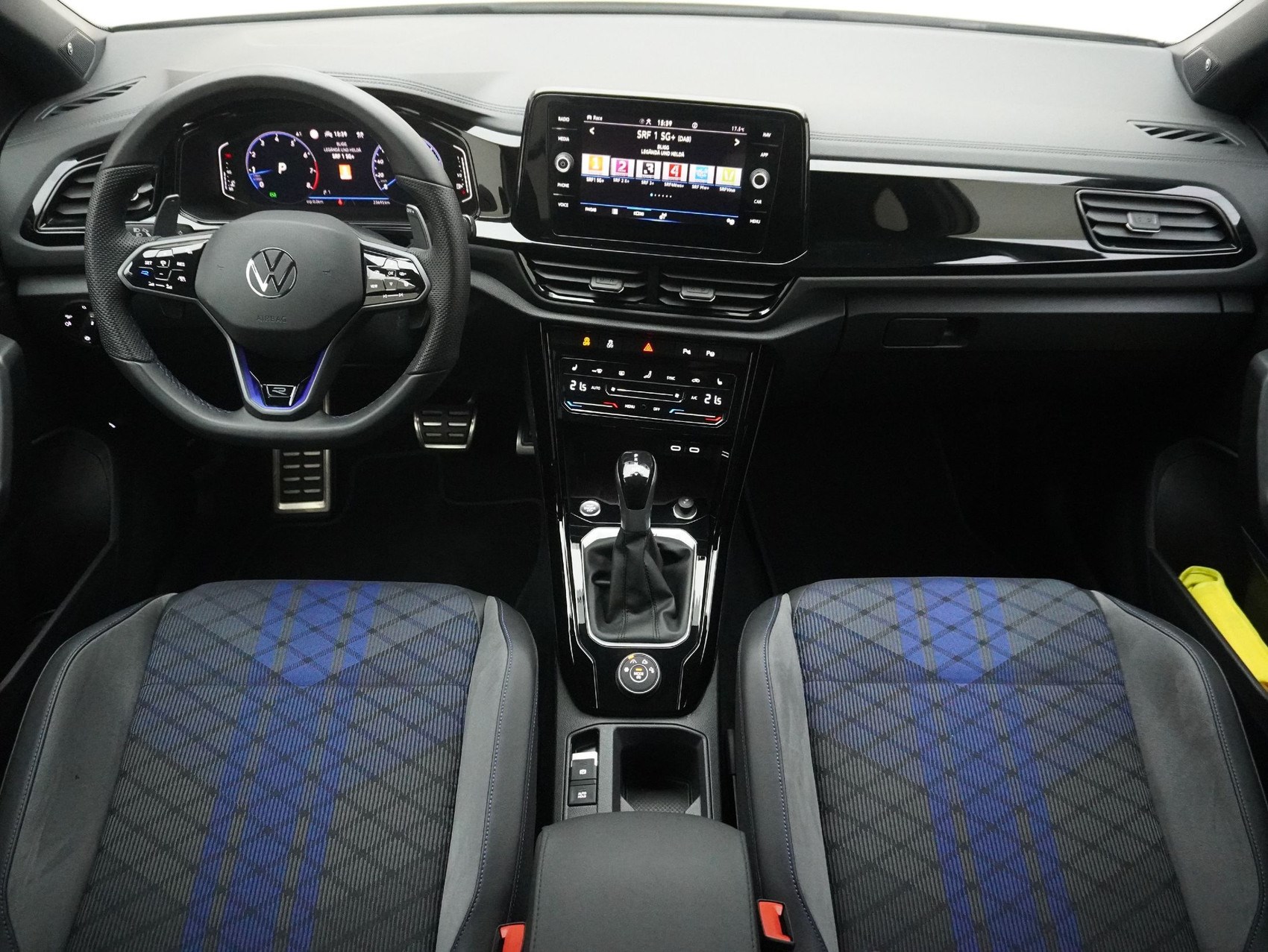 VW T-ROC 2.0 TSI DSG R Black Style 4Motion-image-11