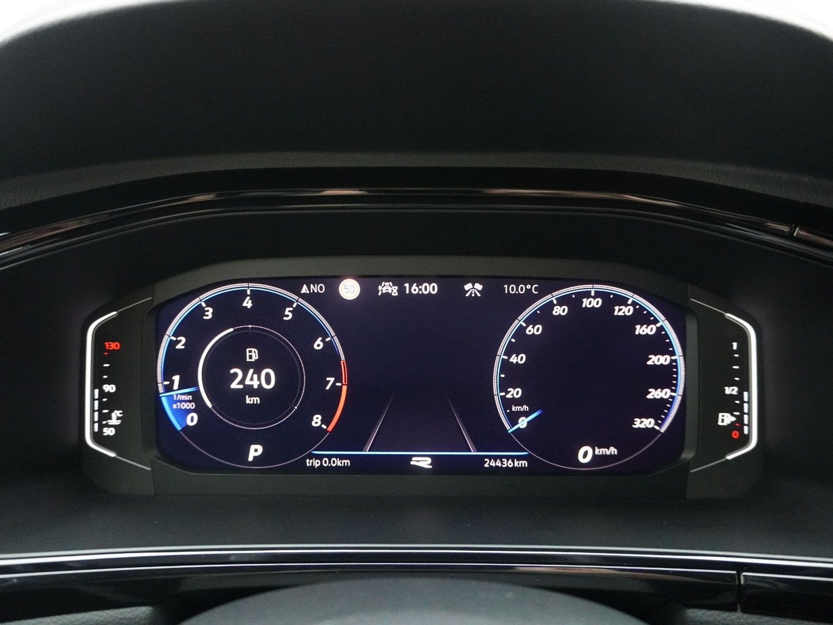 VW T-ROC 2.0 TSI DSG R Black Style 4Motion-image-15