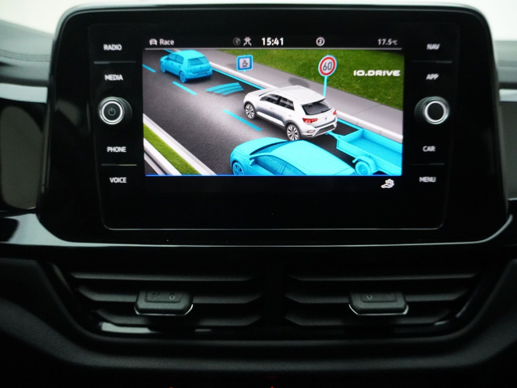 VW T-ROC 2.0 TSI DSG R Black Style 4Motion-image-17