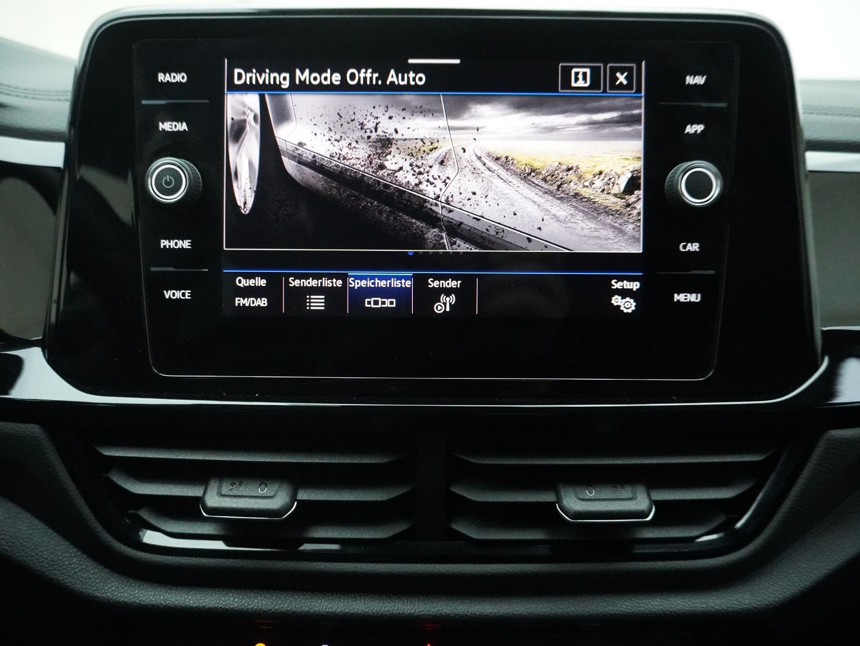 VW T-ROC 2.0 TSI DSG R Black Style 4Motion-image-18