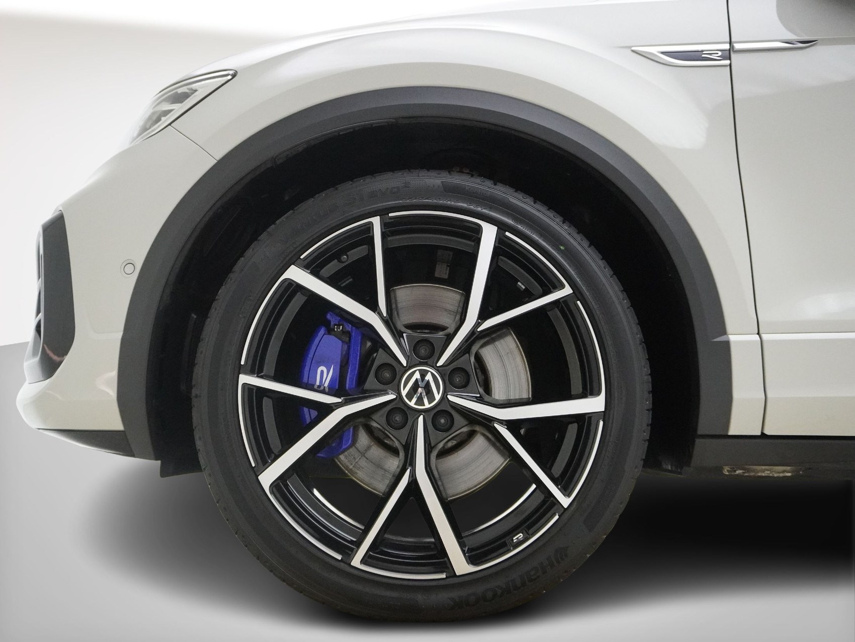 VW T-ROC 2.0 TSI DSG R Black Style 4Motion-image-6