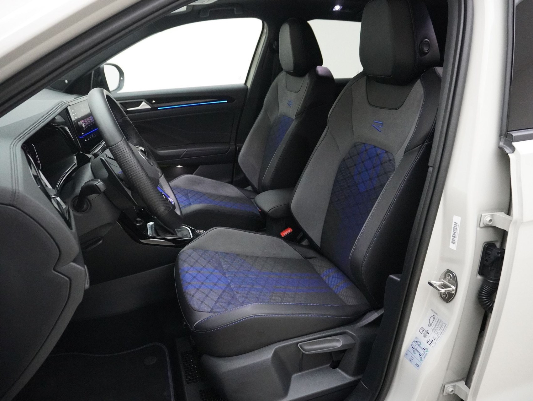 VW T-ROC 2.0 TSI DSG R Black Style 4Motion-image-8